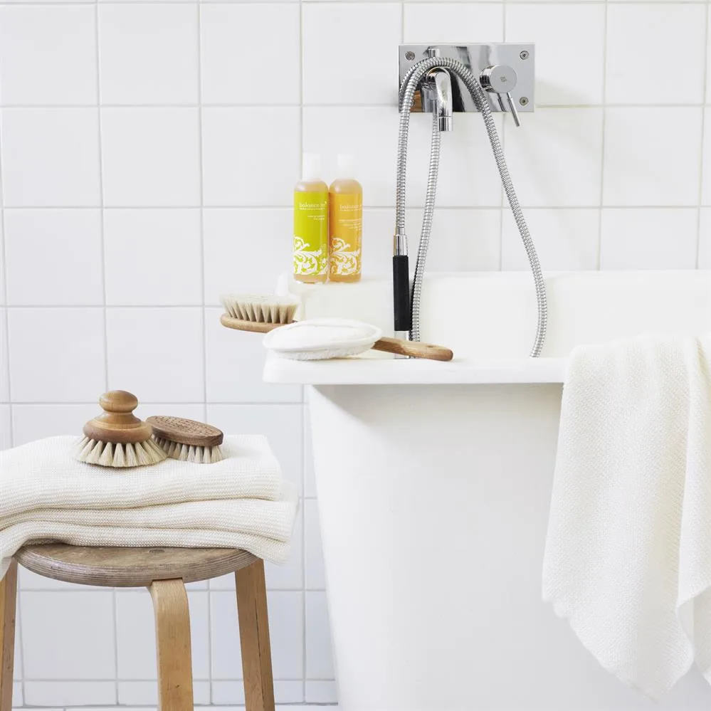 Szczotka do kąpieli z uchwytem Iris, dąb olejowany Iris Hantverk