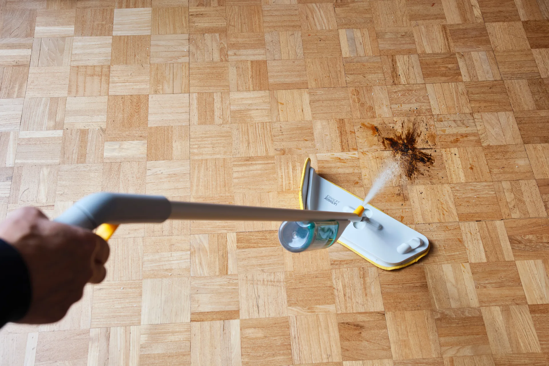 Cleantech 2-w-1 mop ze spryskiwaczem, Light Stone Joseph Joseph