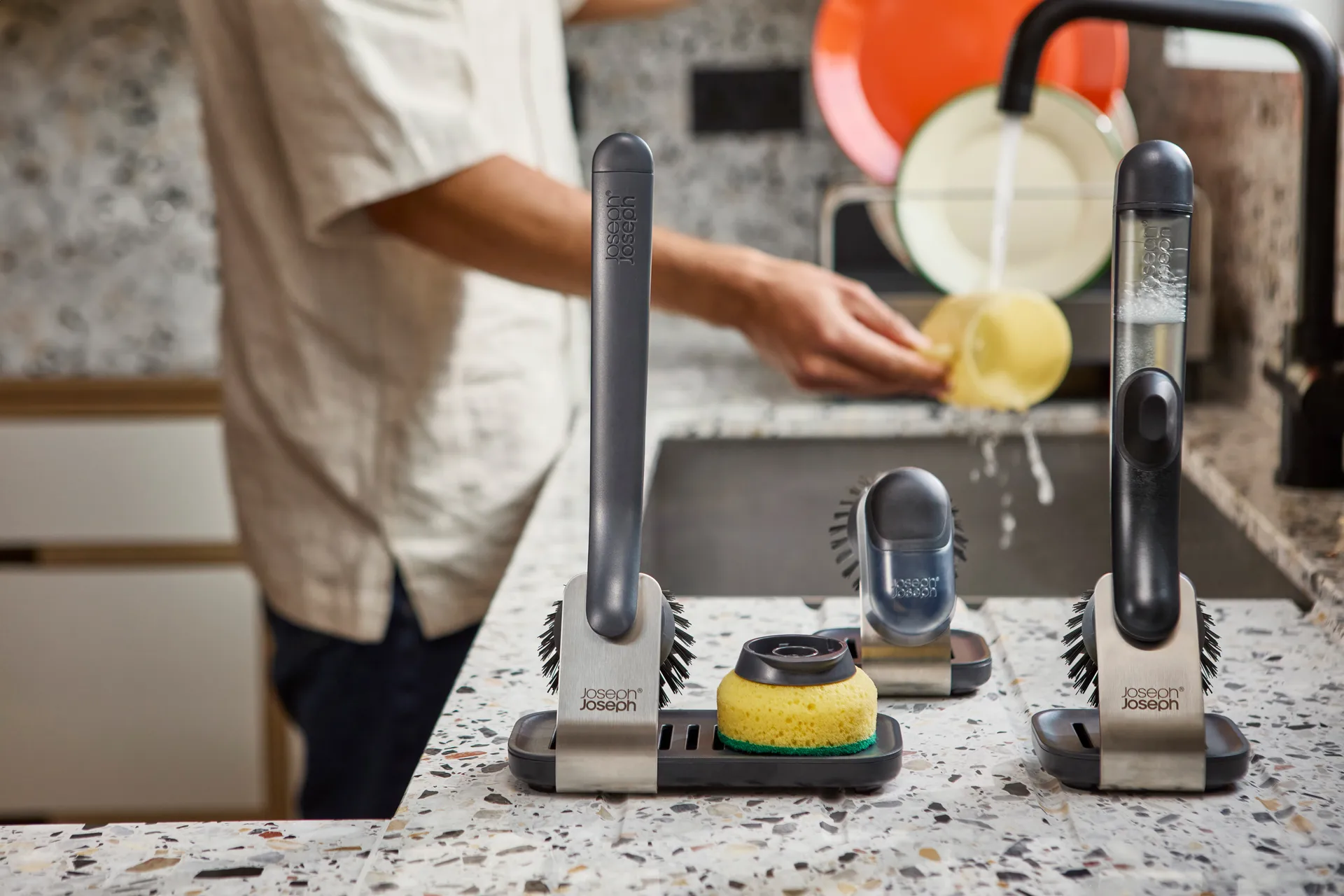 Joseph Joseph Sinktech Szczotka do naczyń ze stojakiem do przechowywania, Clear Joseph Joseph