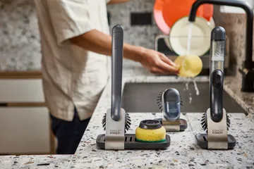 Joseph Joseph Sinktech Szczotka do naczyń ze stojakiem do przechowywania - Clear - Joseph Joseph