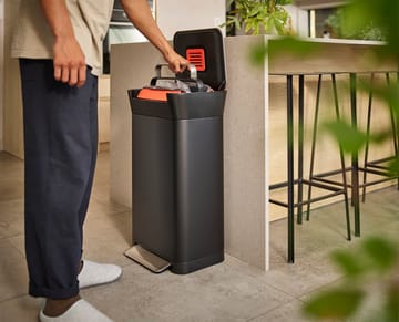 Kosz na śmieci z funkcją zgniatacza Joseph Joseph Titan 30 L - Carbon black - Joseph Joseph