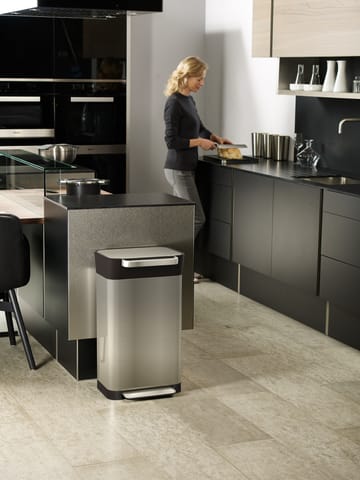 Kosz na śmieci z funkcją zgniatacza Joseph Joseph Titan 30 L - Stainless steel - Joseph Joseph