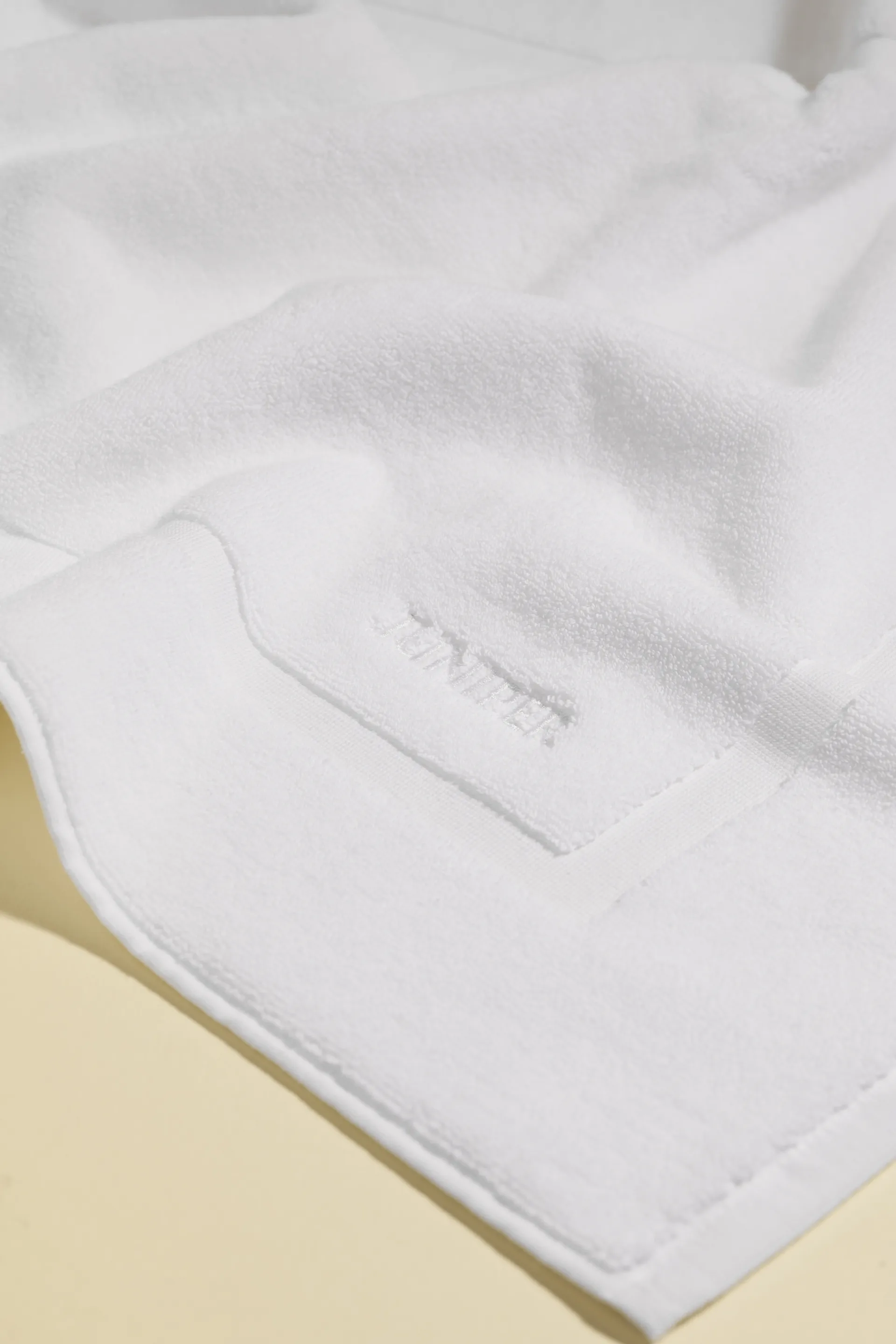 Dywanik do łazienki Juniper 50x80 cm, Snow White Juniper