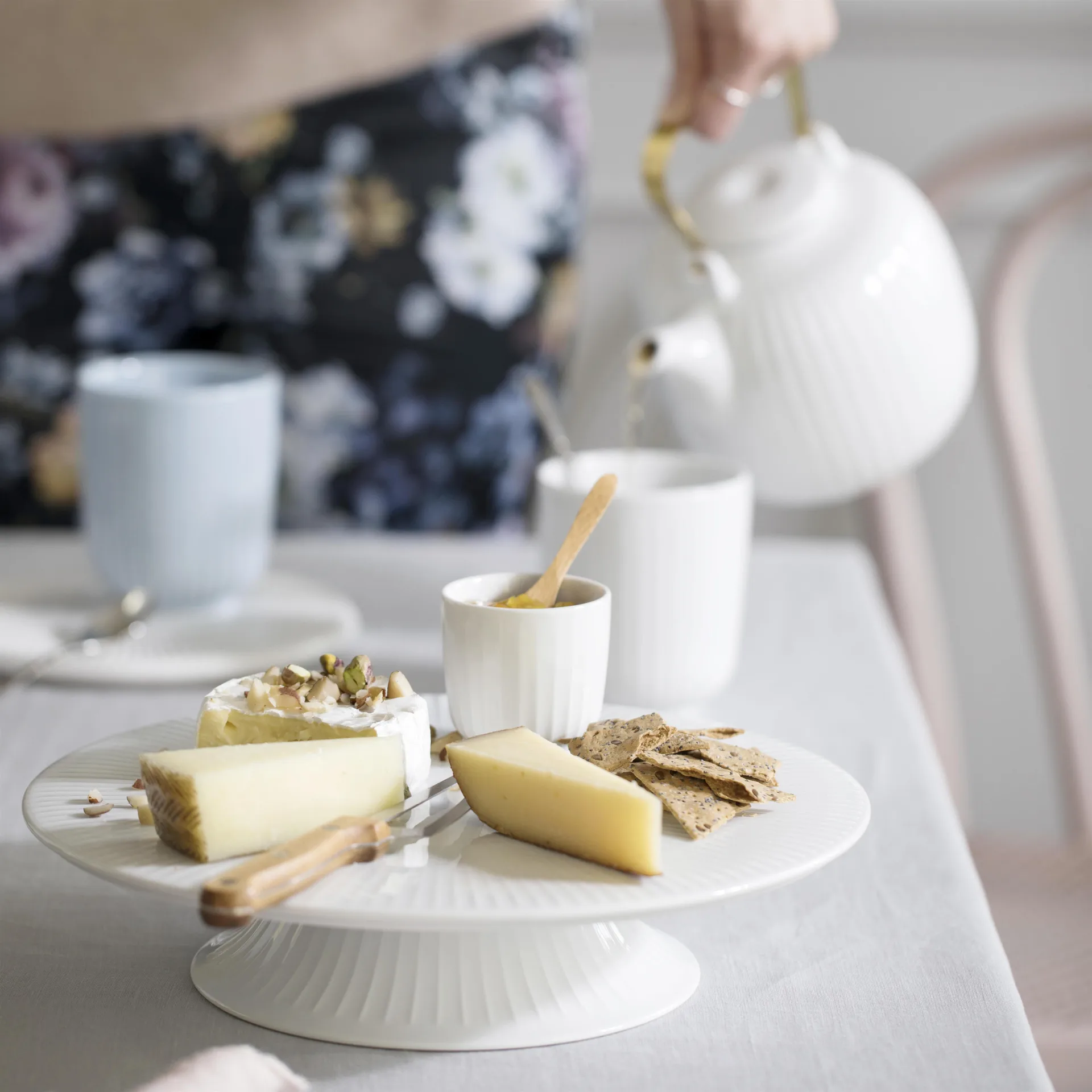 Hammershøi patera do ciasta na nóżce Ø30 cm, biały Kähler