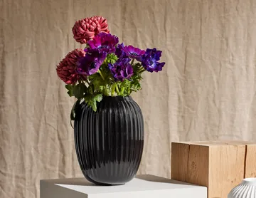 Wazon Hammershøi - Czarny, średni 21 cm - Kähler