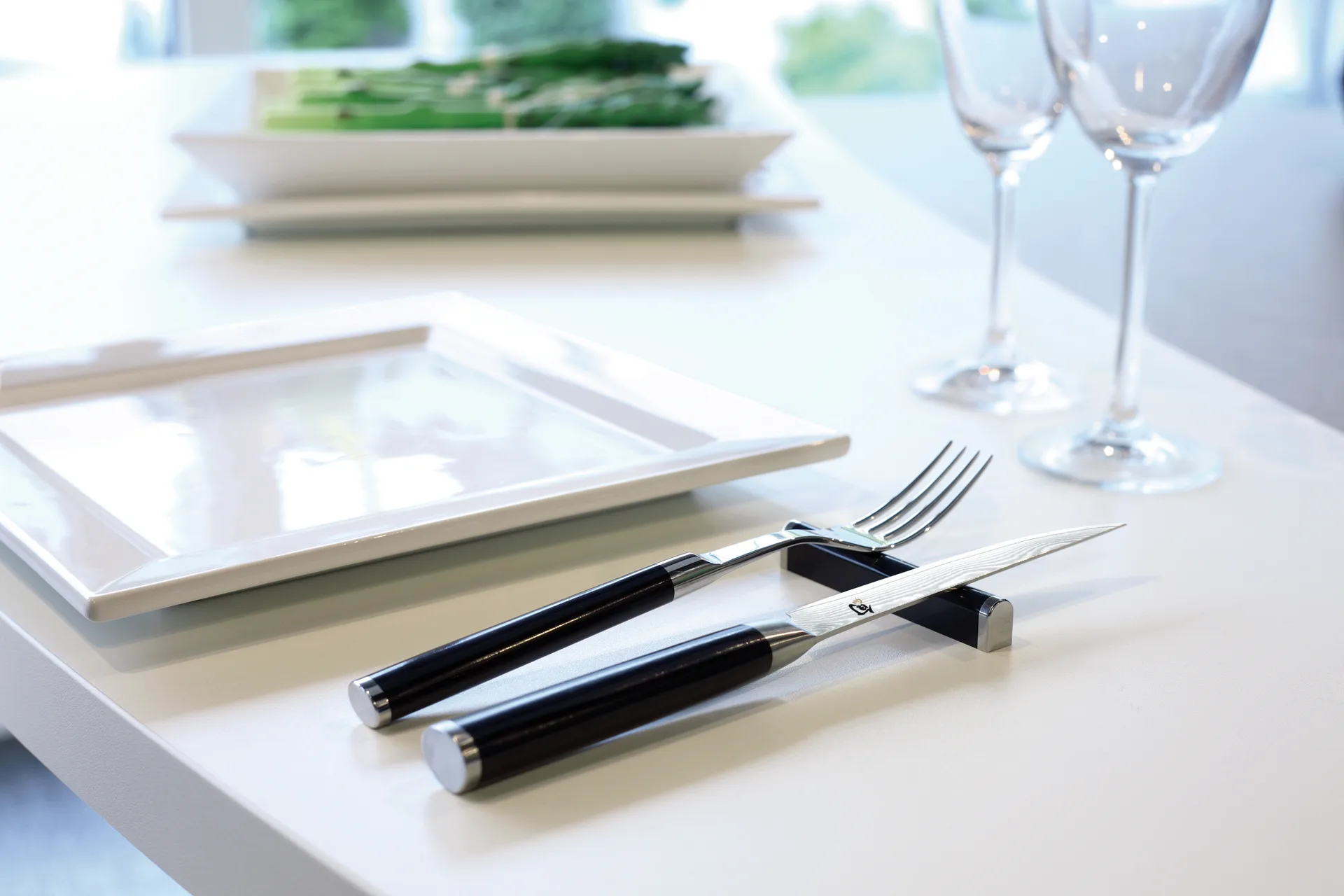 Kai Shun Classic zestaw noży i widelców, Czarny chromowany KAI