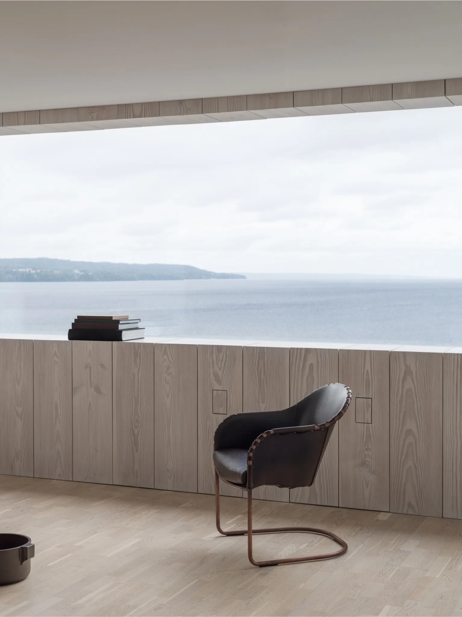 Fotel Ingo, Ciemny brąz (cigar) – chrom matowy Källemo