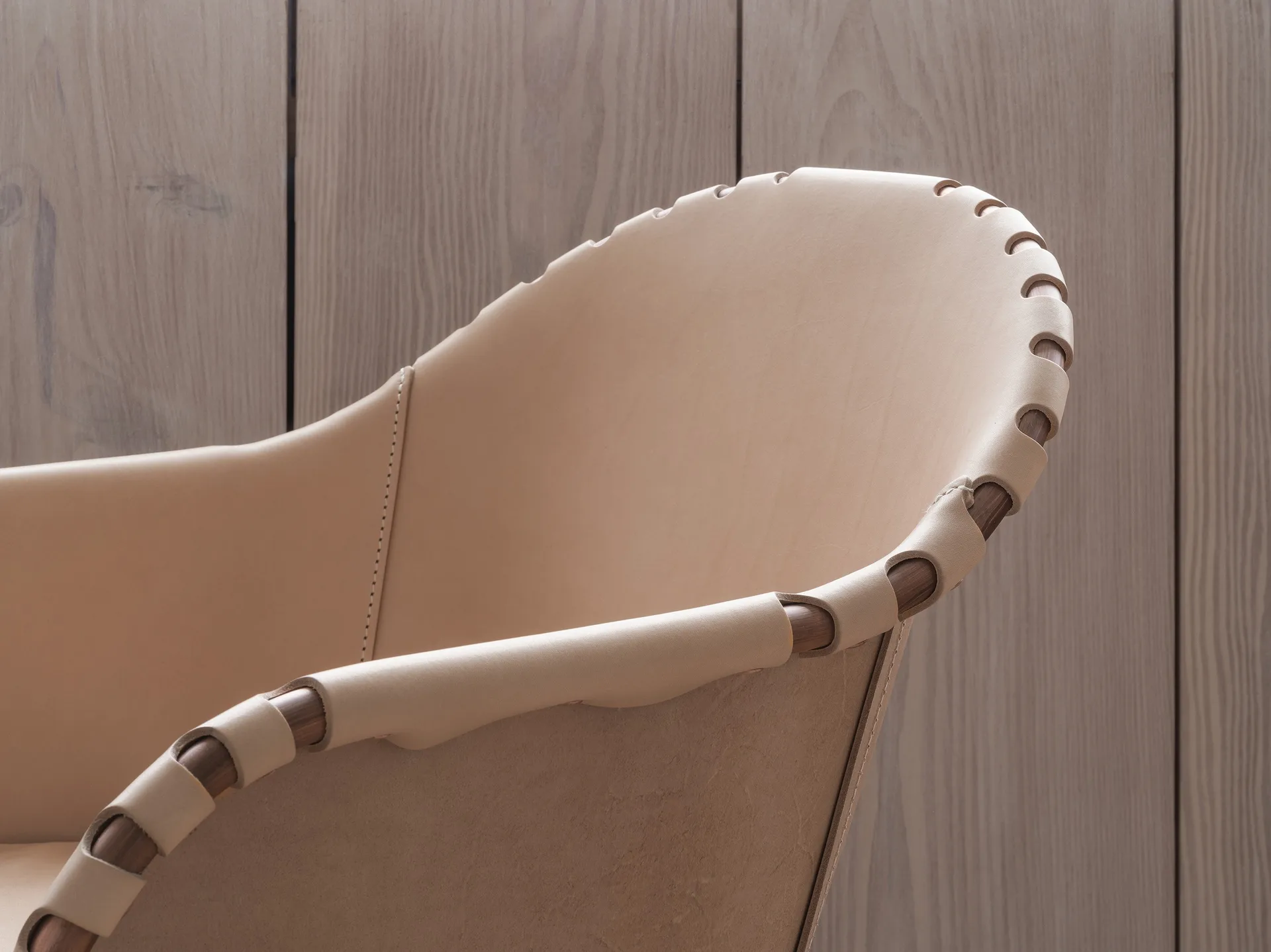 Fotel Ingo, Ciemny brąz (cigar) – chrom matowy Källemo