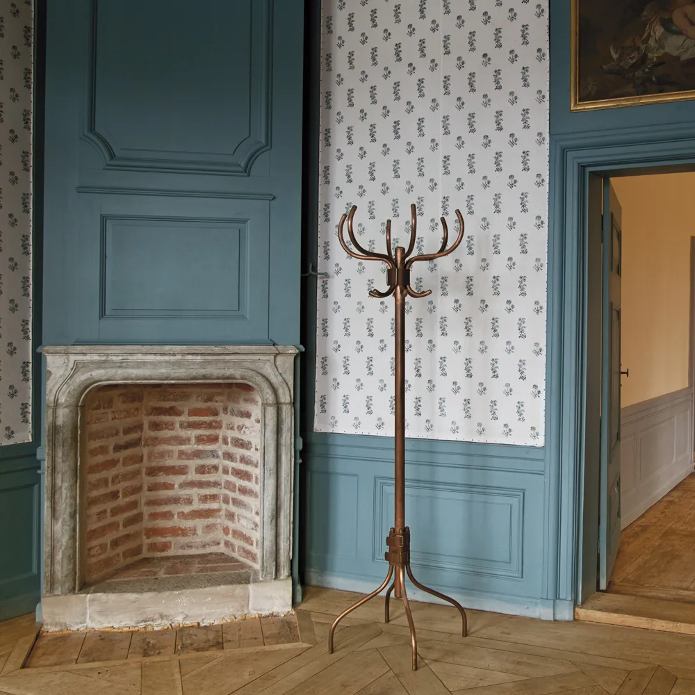 Wieszak na ubrania Babe , Biały – brązowy pasek skórzany Källemo