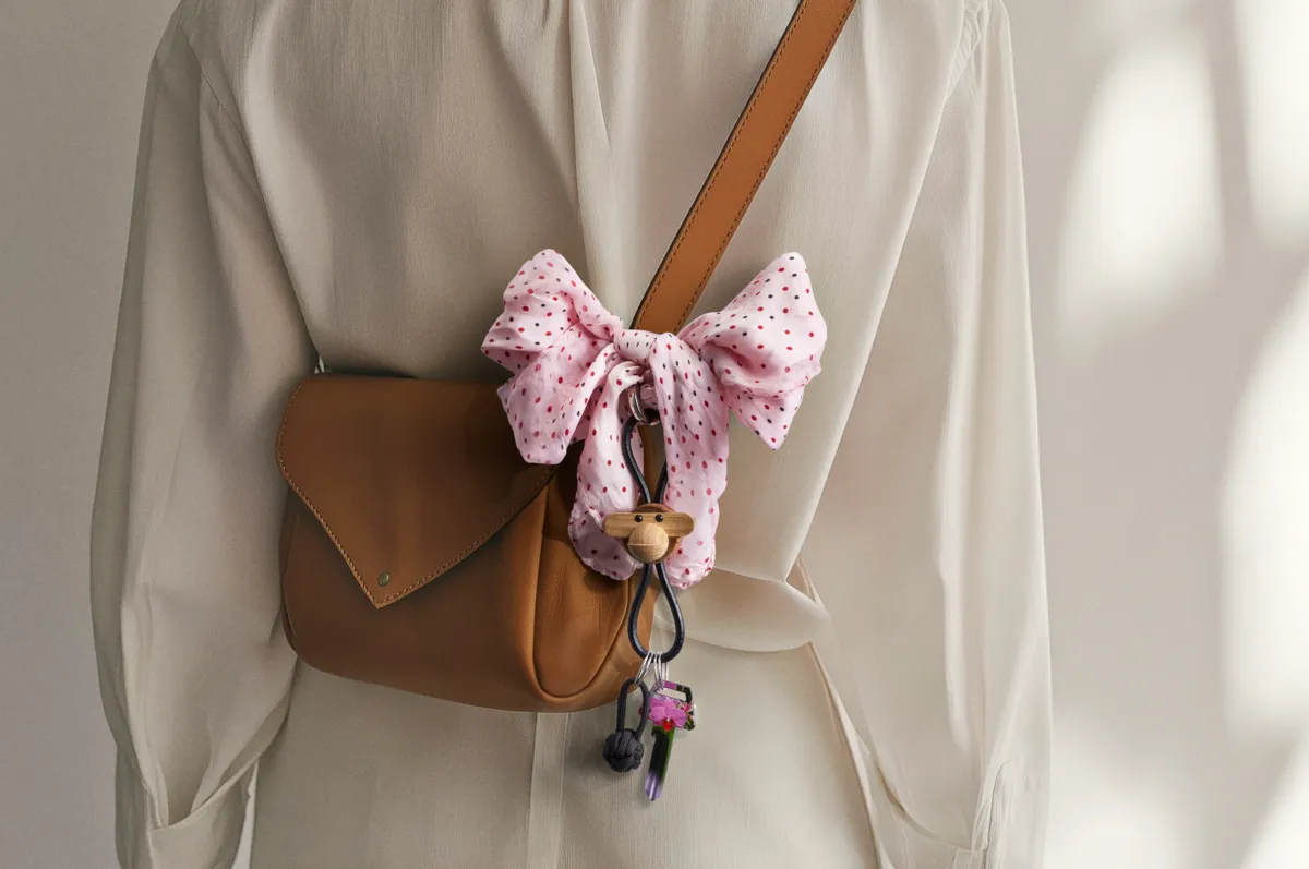 Breloczek Kaj Bojesen, małpka, Teak-limba, czarna skóra Kay Bojesen Denmark