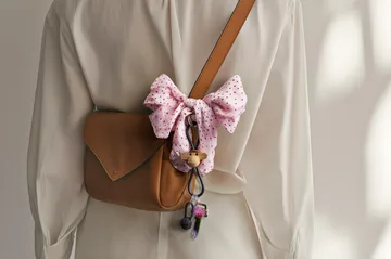 Breloczek Kaj Bojesen, małpka - Teak-limba, czarna skóra - Kay Bojesen Denmark