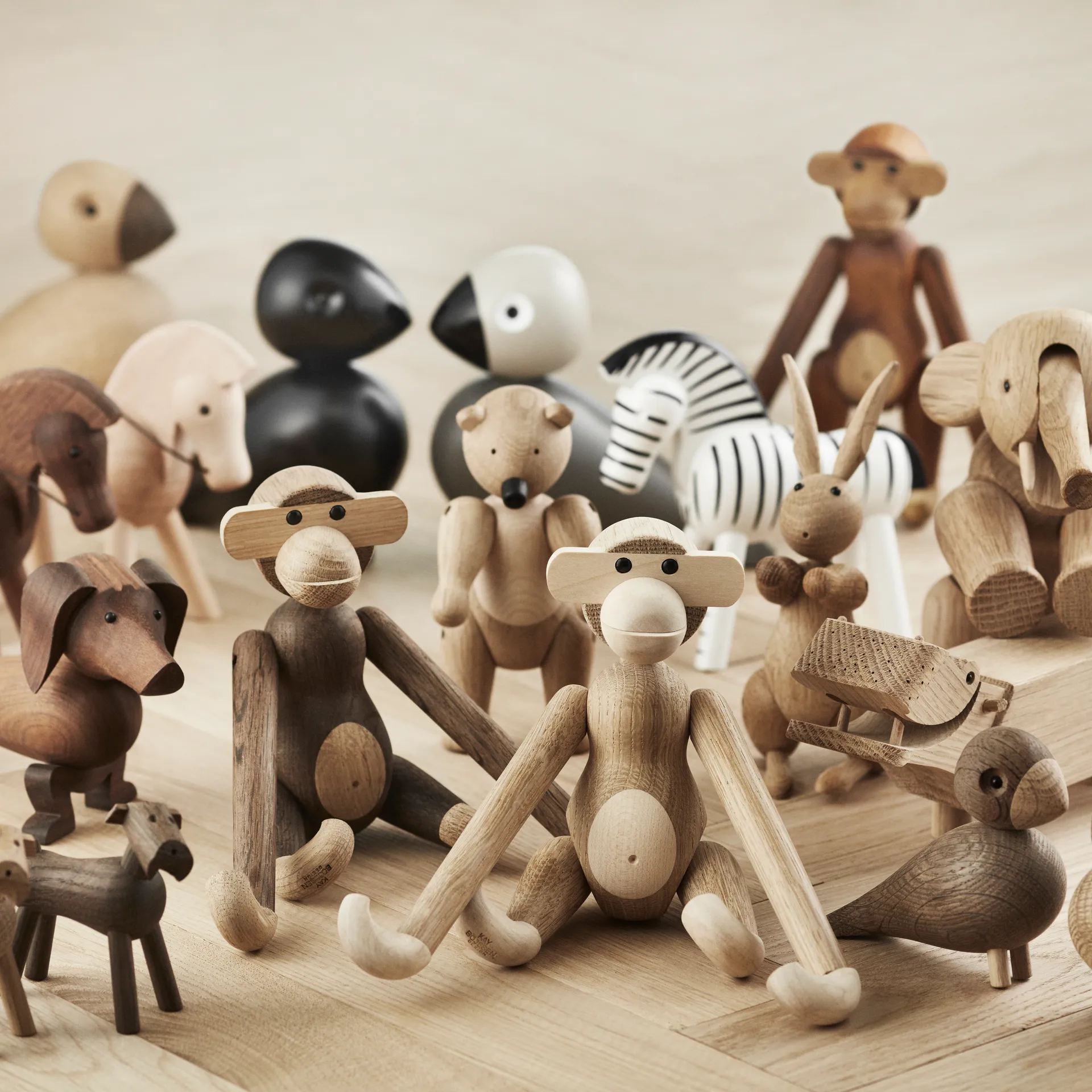 Drewniana małpka Kay Bojesen mała, surowy dąb i klon Kay Bojesen Denmark