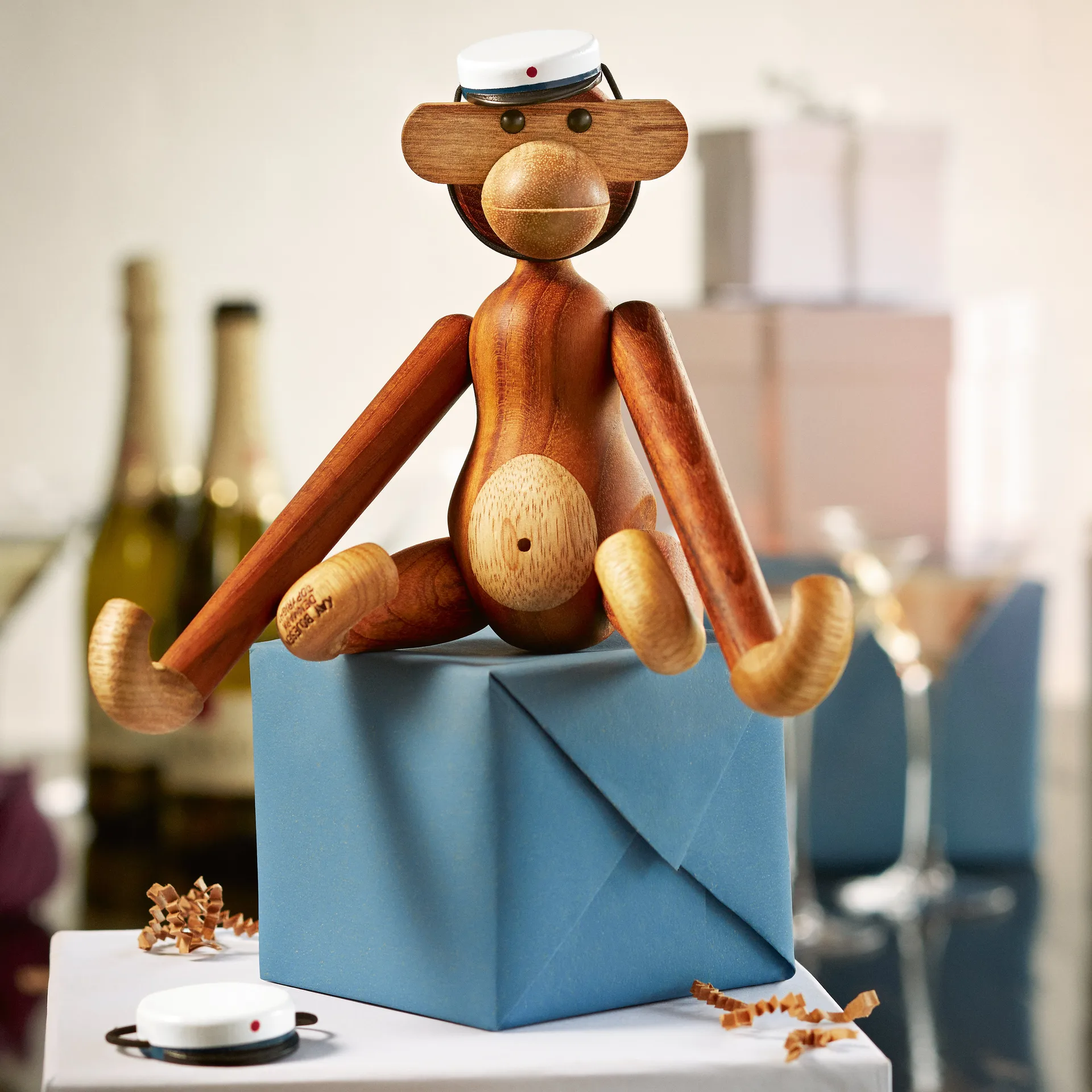 Kay Bojesen czapka dla małej małpki, Biały-niebieski Kay Bojesen Denmark