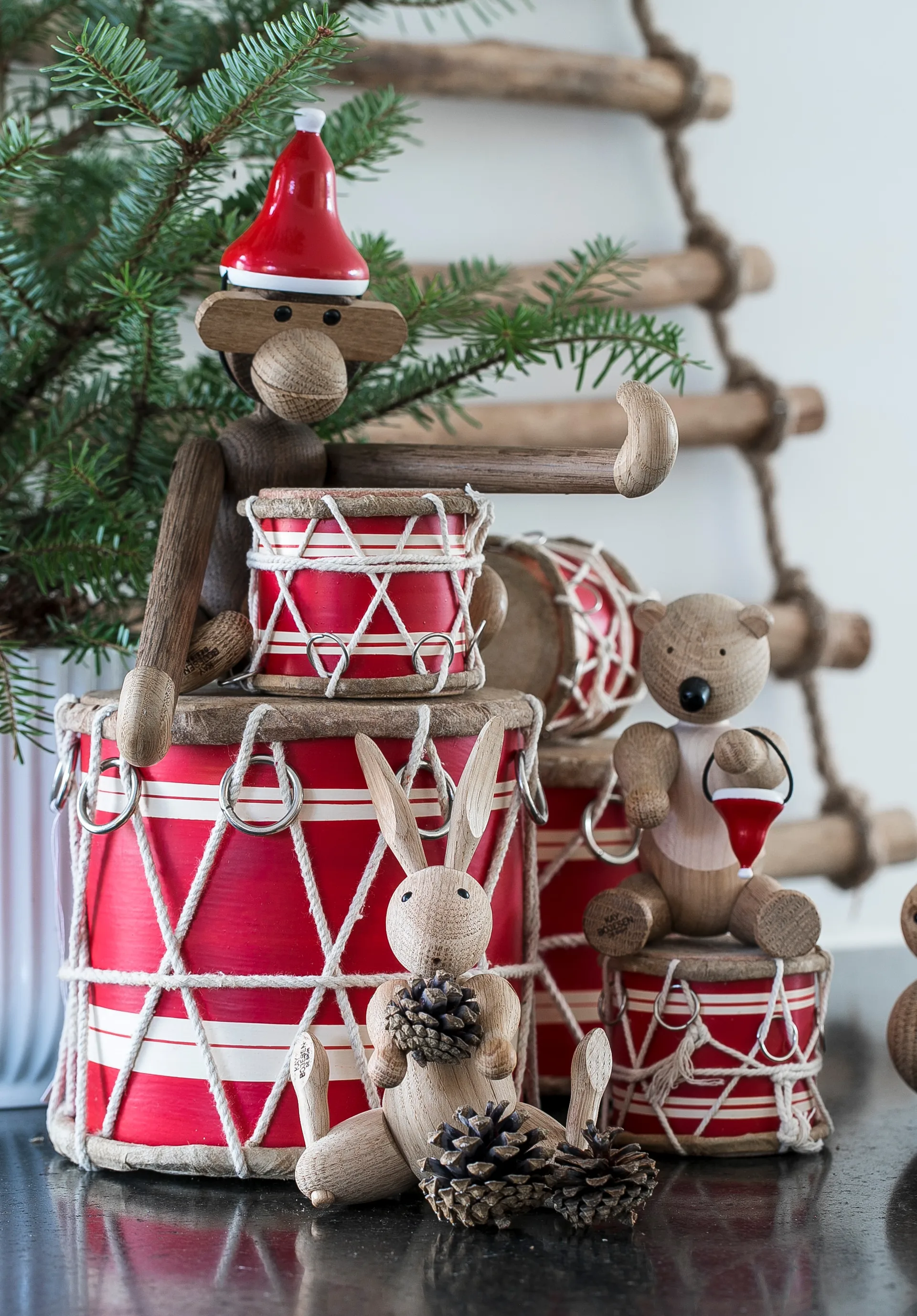 mała małpka z czapka mikołaja Kay Bojesen Denmark