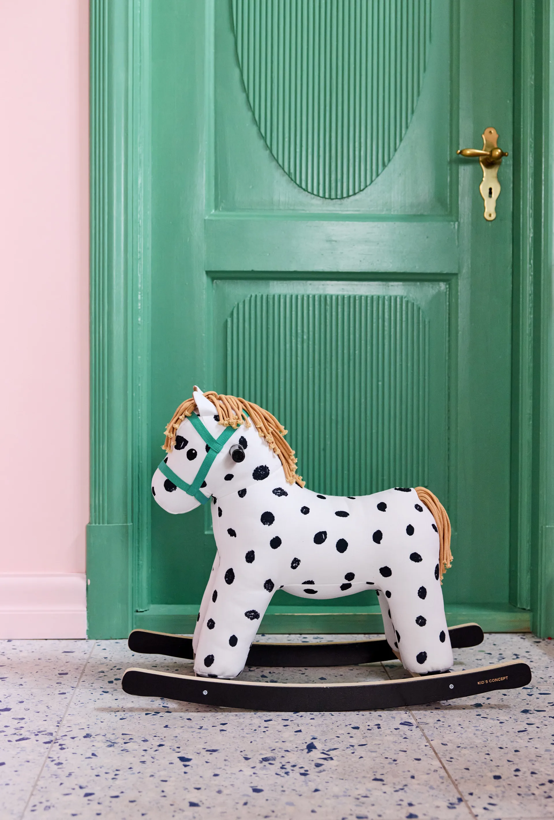Konik na biegunach Pippi, Biało-czarny Kid's Concept