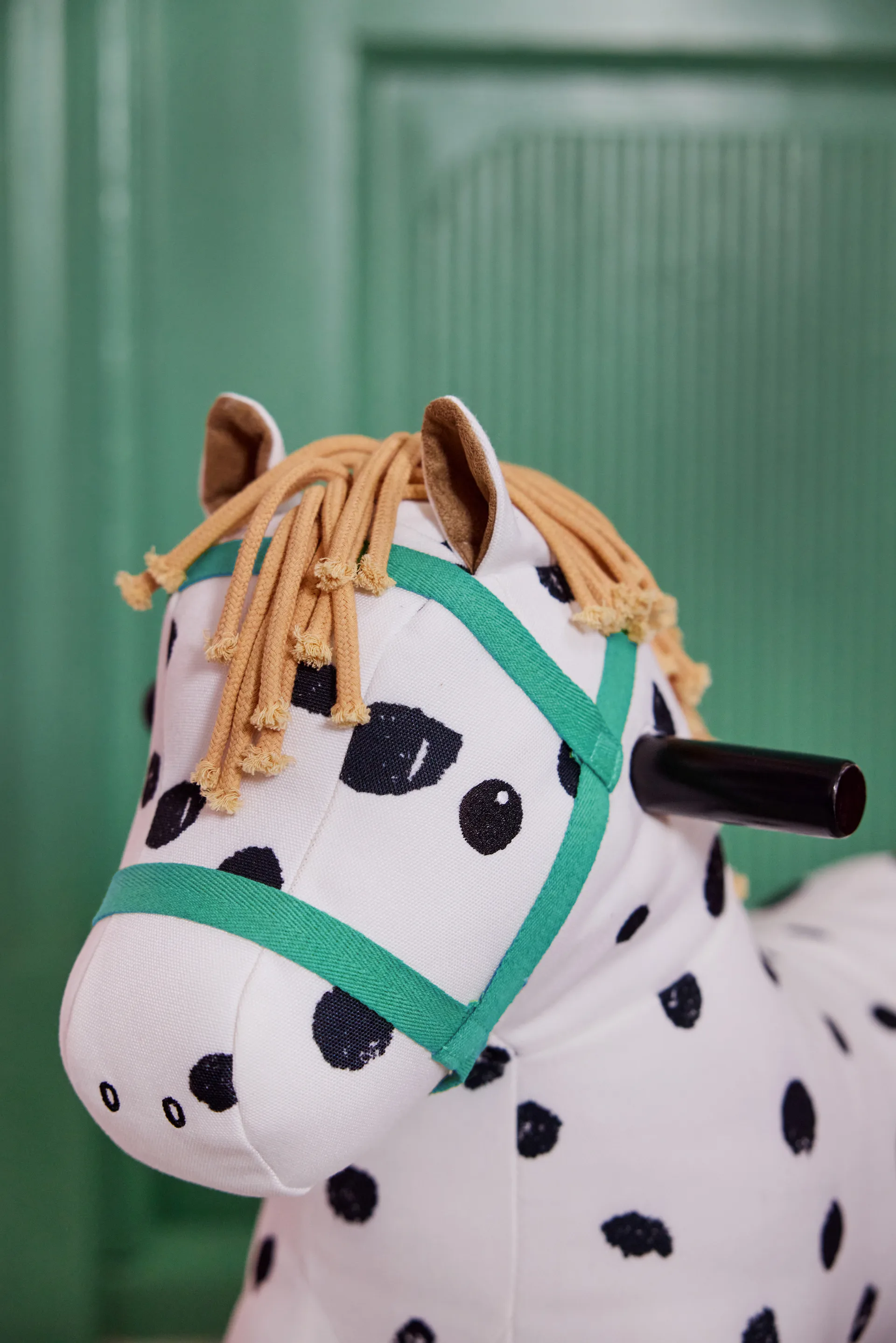 Konik na biegunach Pippi, Biało-czarny Kid's Concept