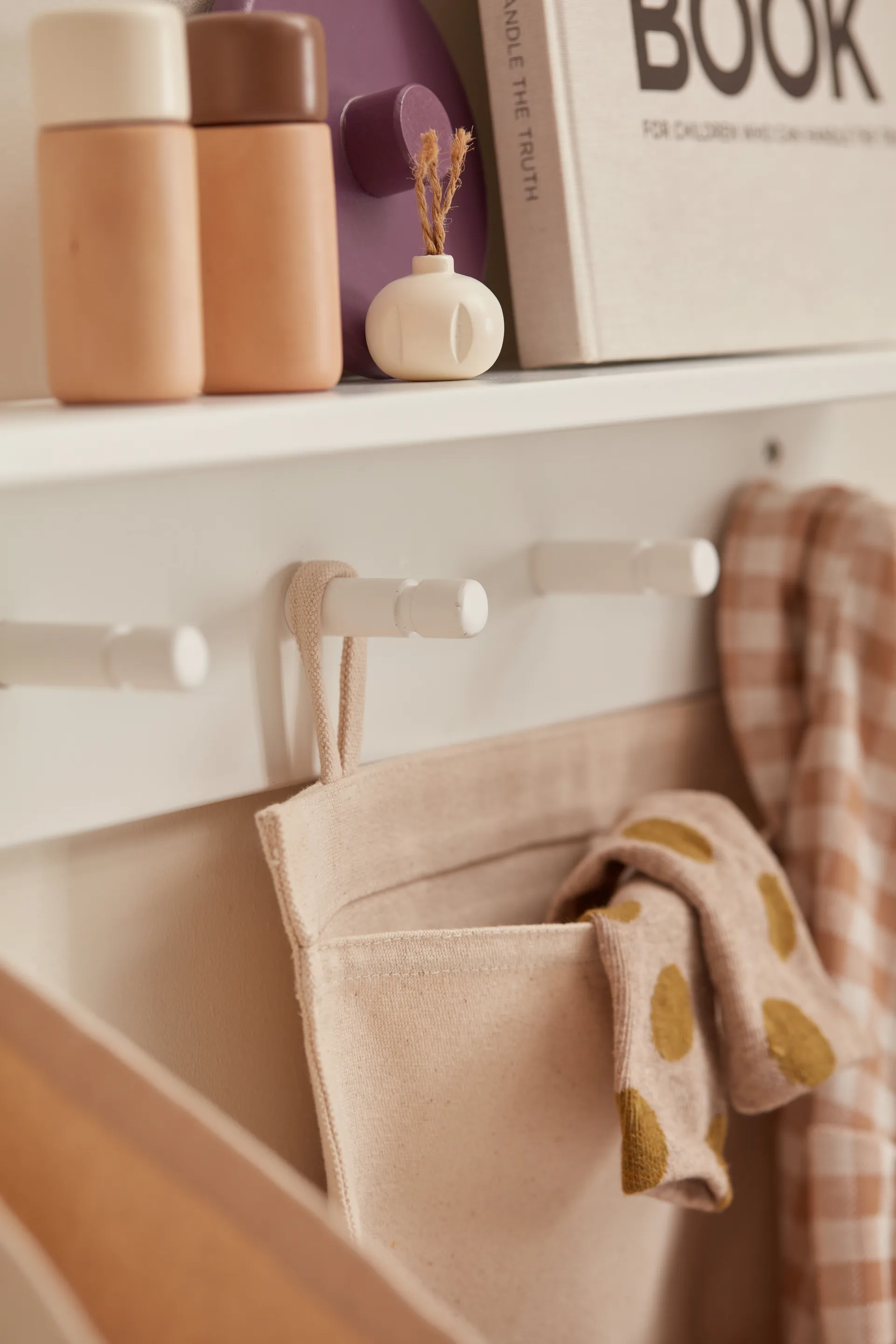 Półka z haczykami Star, Biały Kid's Concept