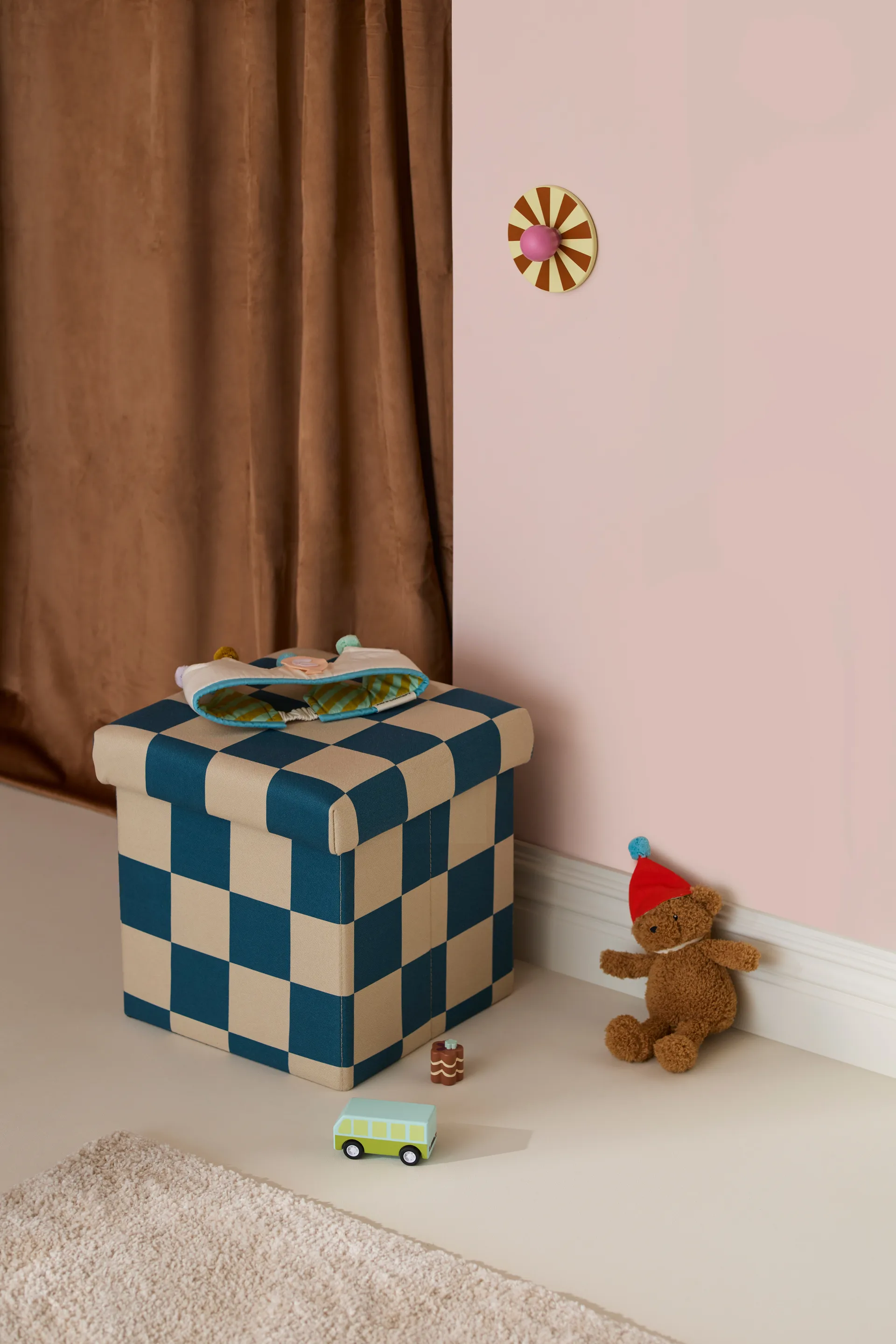 Pufa ze schowkiem w kratkę, Turkusowy, 30x30 cm Kid's Concept