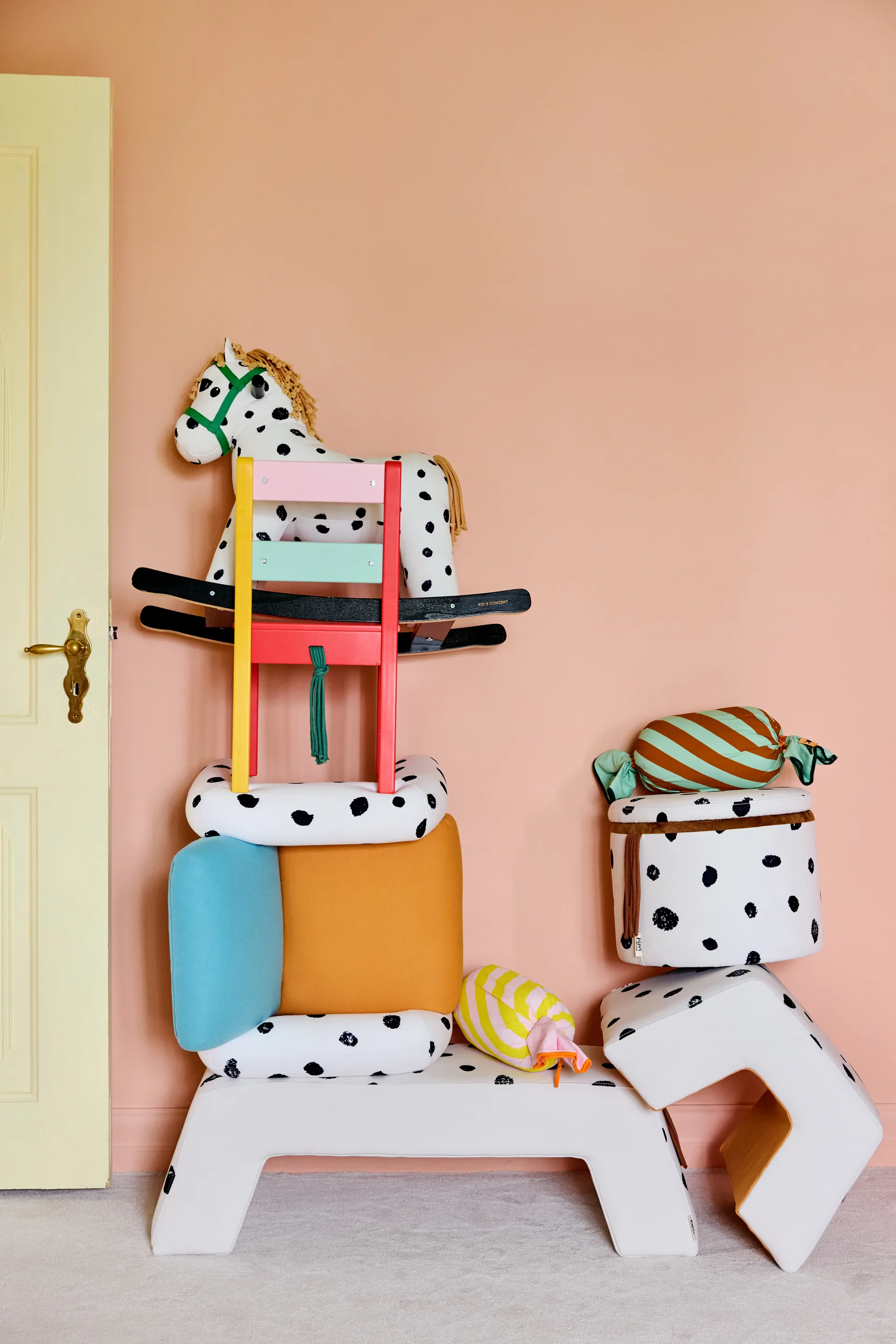 Stołek Pippi, Biało-pomarańczowy Kid's Concept