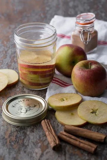 Szeroki słoik Kilner WIDE - Przezroczysty-złoty, 350 ml - Kilner