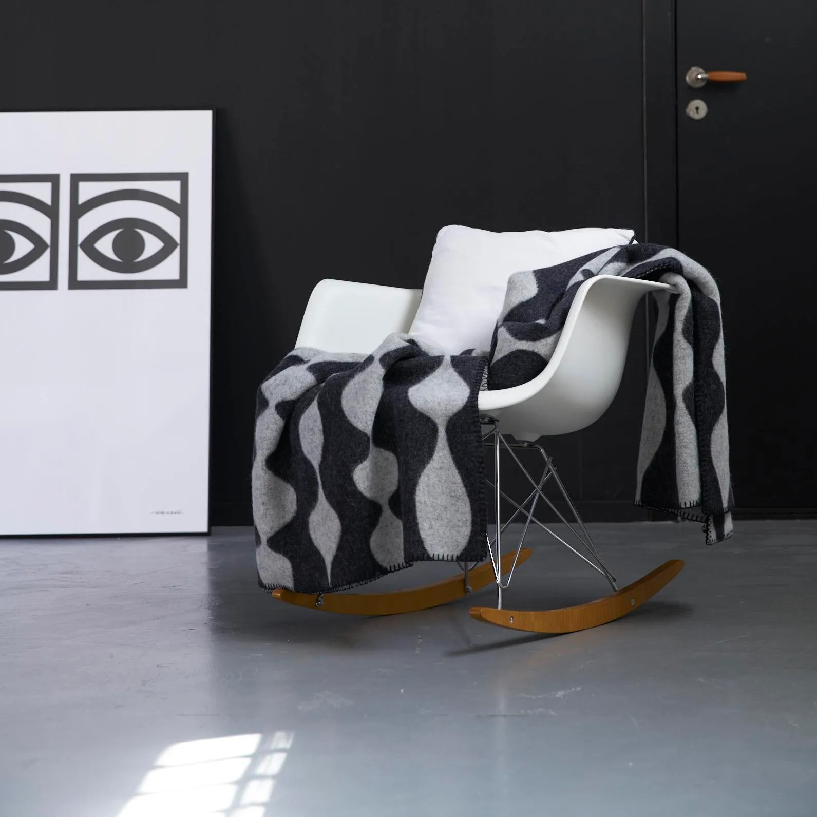 Margaret rose wełniany koc, czarny Klippan Yllefabrik