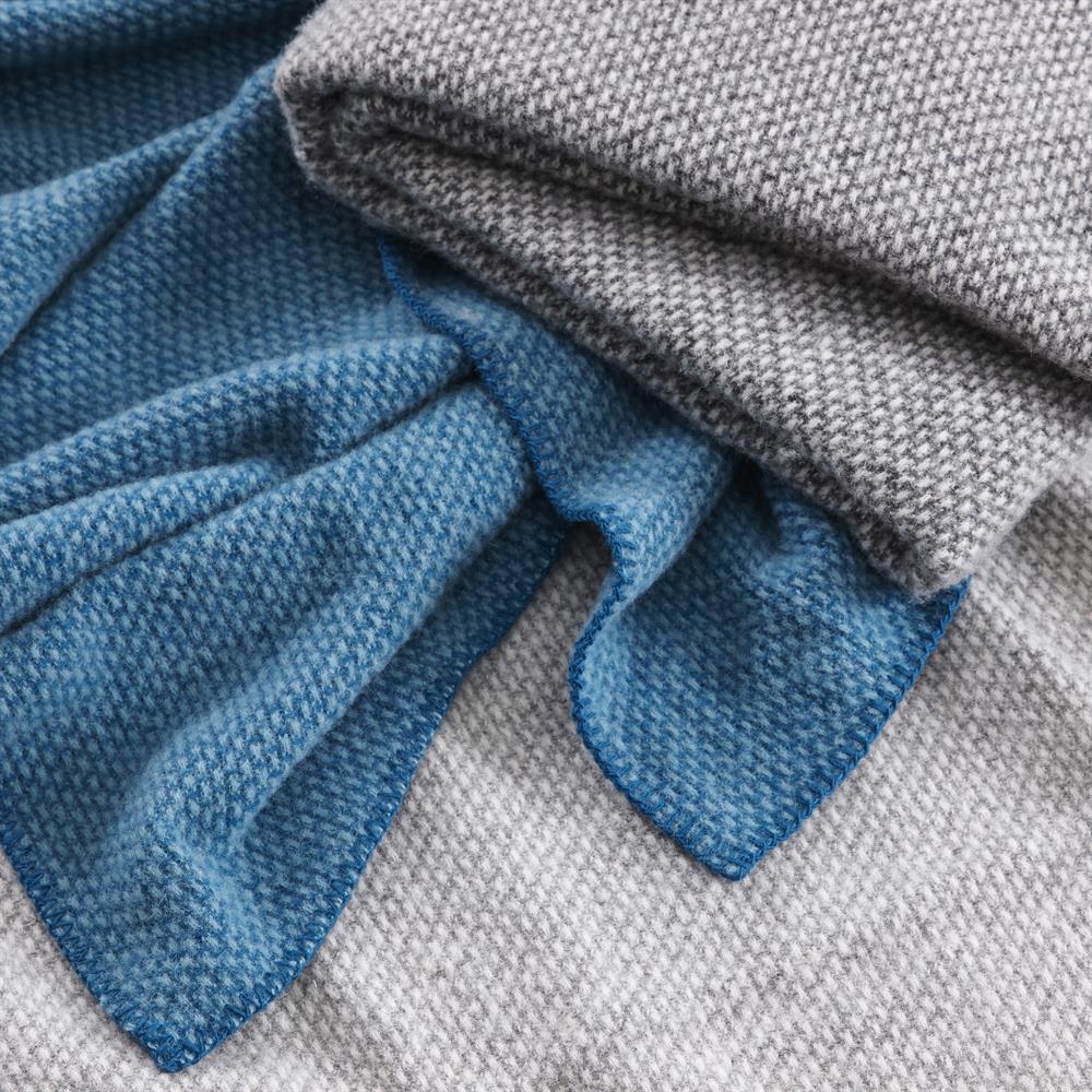 Wełniany pled Domino, jasny szary Klippan Yllefabrik