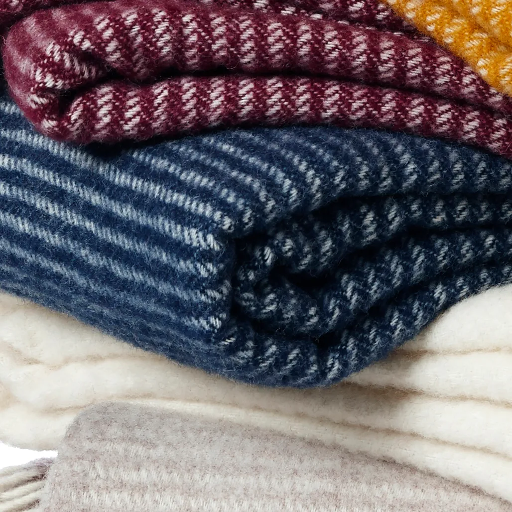 Wełniany pled Ralph, Granatowy Klippan Yllefabrik