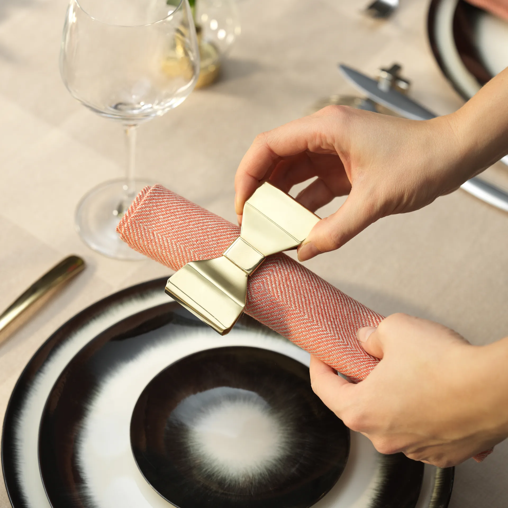 Obrączka na serwetkę Bowie 2 szt., Mosiądz KLONG