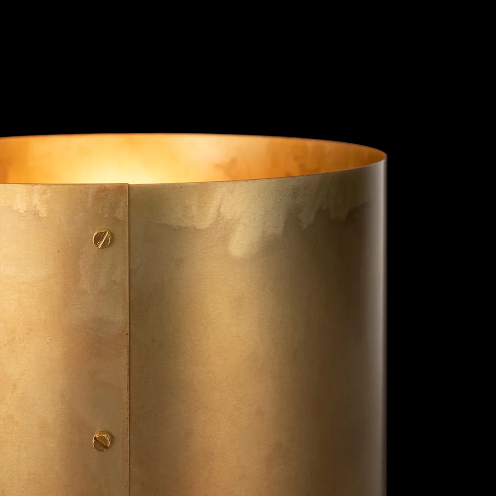 Lampa podłogowa Svep, czarny/mosiądz  Konsthantverk