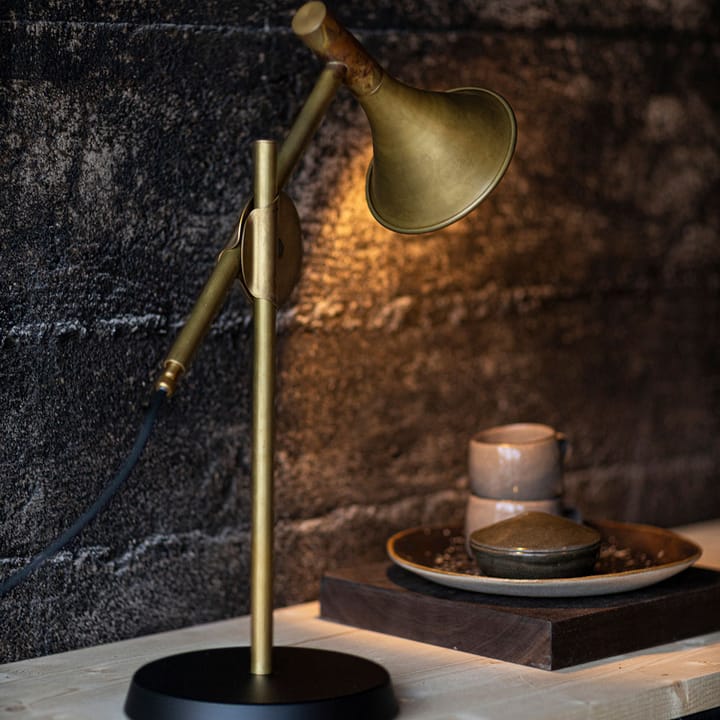 Lampa stołowa Megafon, surowy mosiądz, czarny stojak Konsthantverk