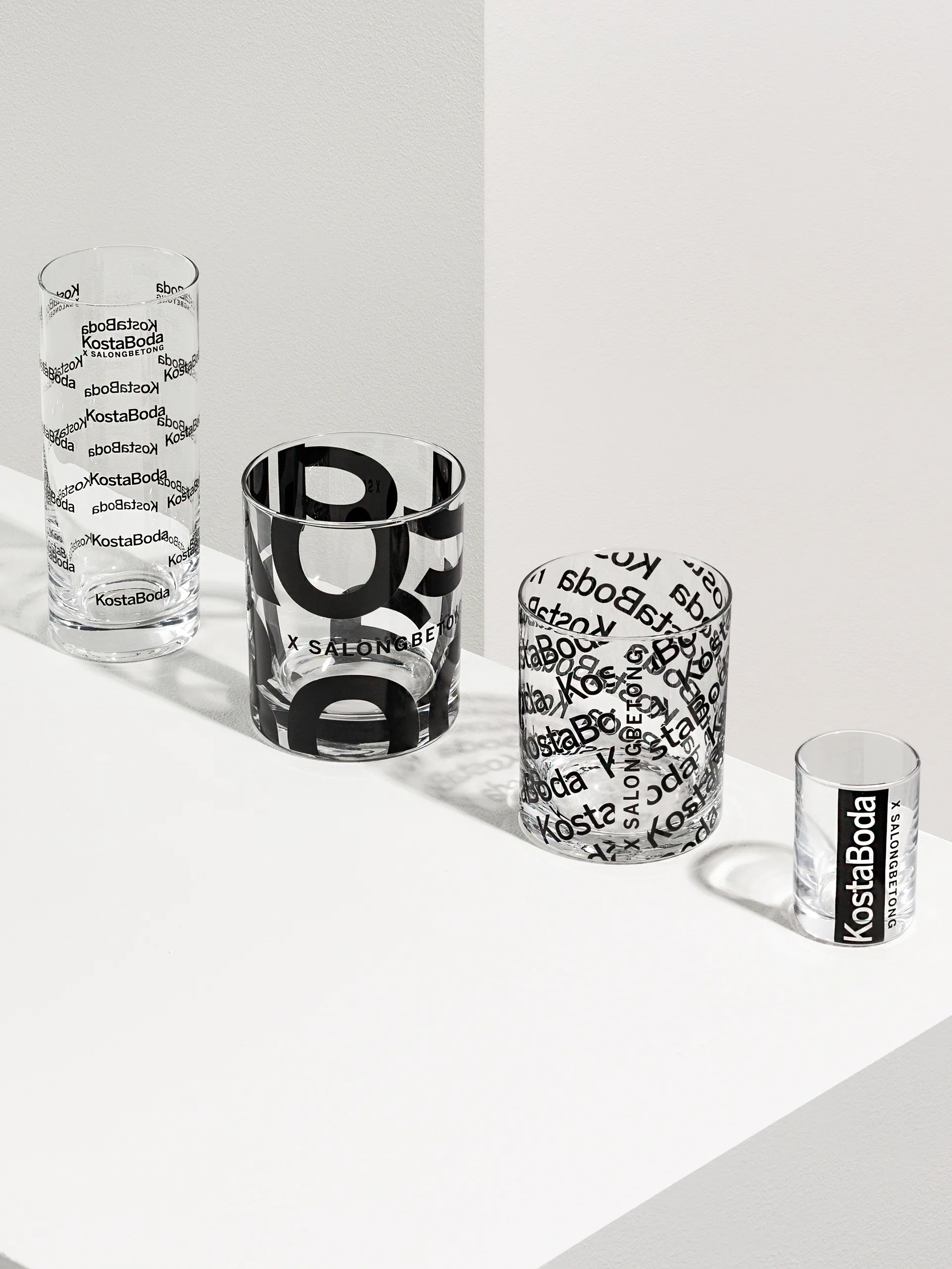 Salong Betong DOF szklanki 350 ml, 2‑pak, Przezroczysty-czarny Kosta Boda