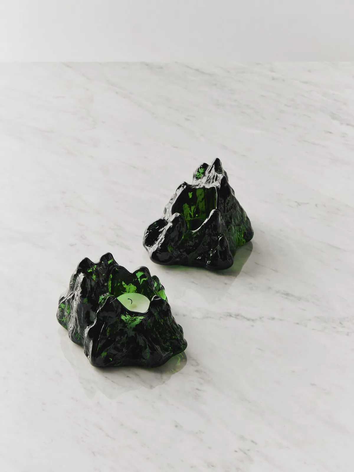 Świecznik The Rock 91 mm, Szmaragdowa zieleń Kosta Boda