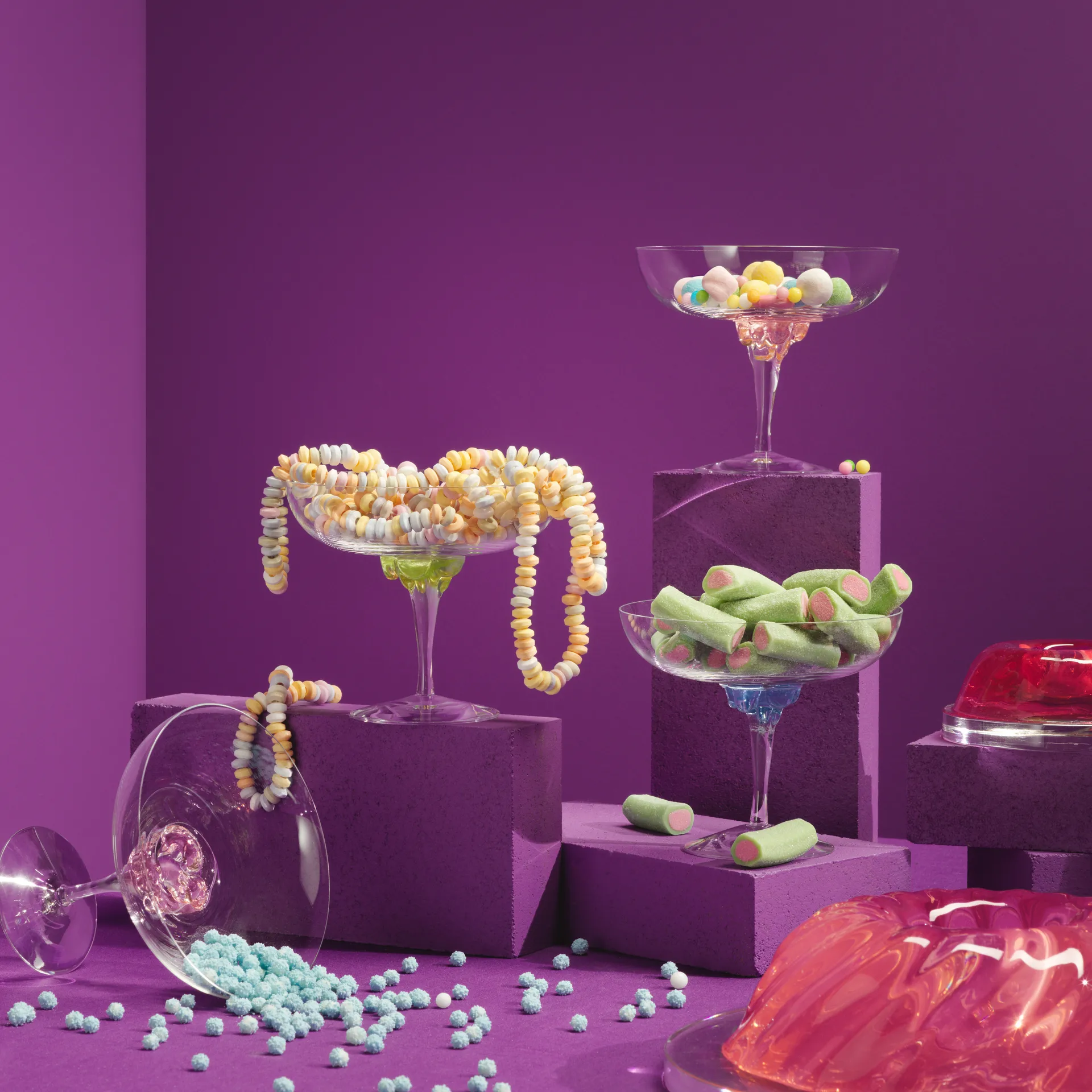 Szklanka typu coupe Sugar Dandy 32 cl, Różowy Kosta Boda