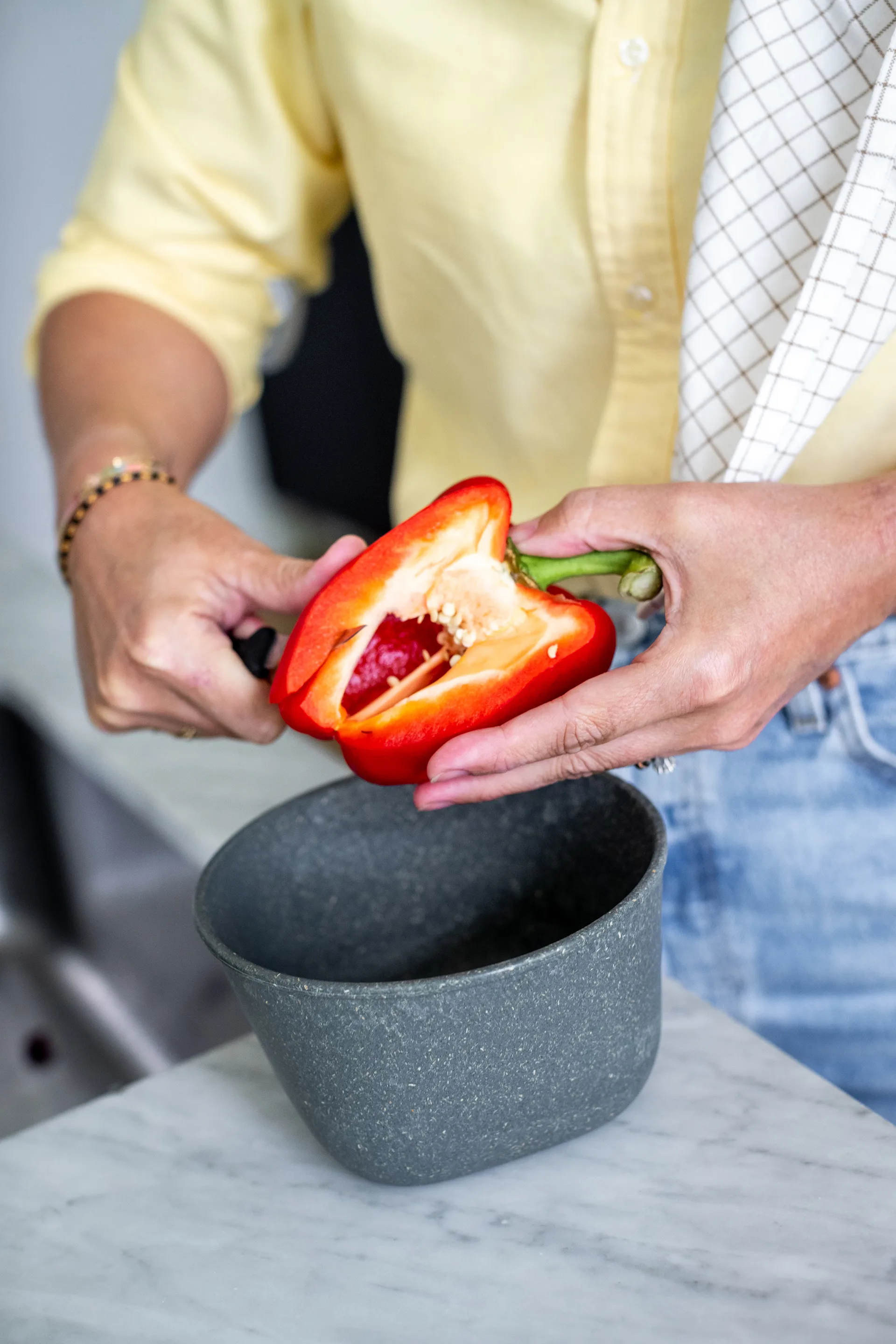 Miska Connect z pokrywką 1 L, biocyrkularny termoplast, Nature ash grey Koziol