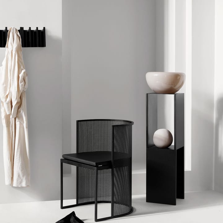 Column wieszak na ubrania, oak black lacquered Kristina Dam Studio