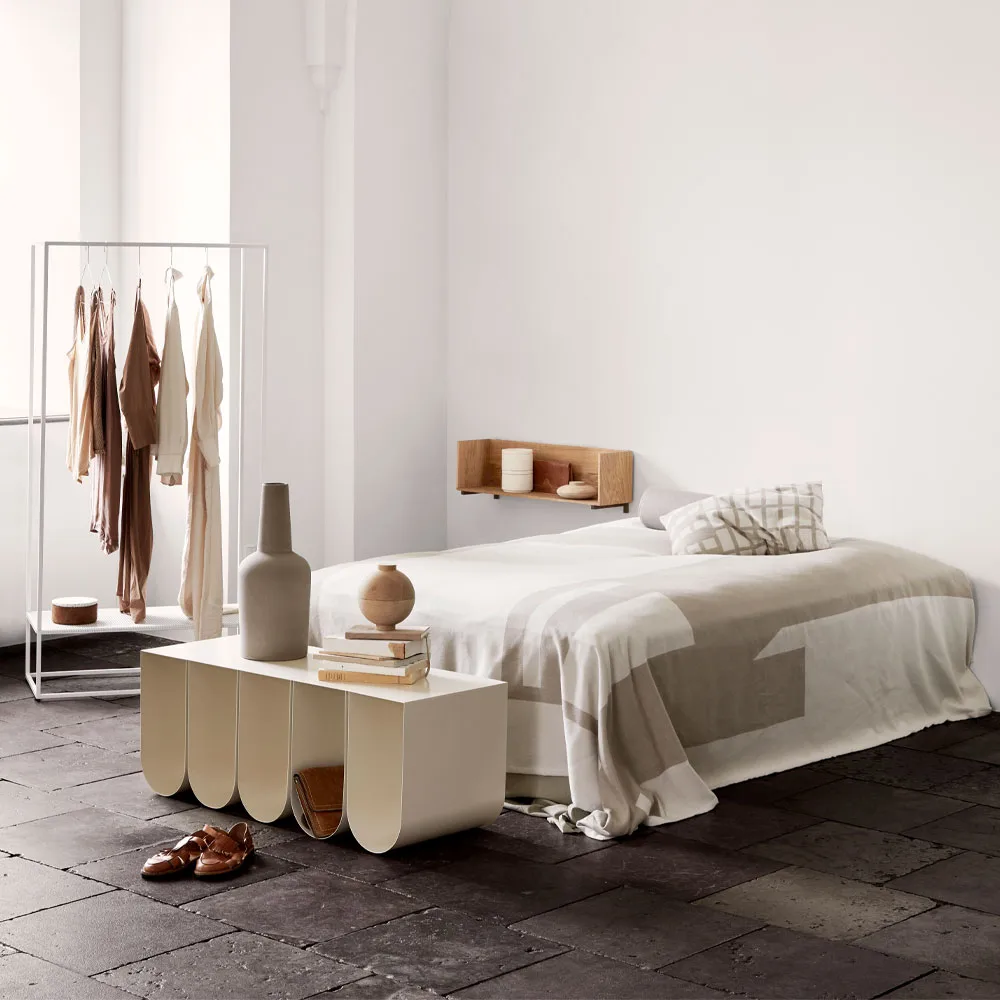 Curved Ławka, black Kristina Dam Studio