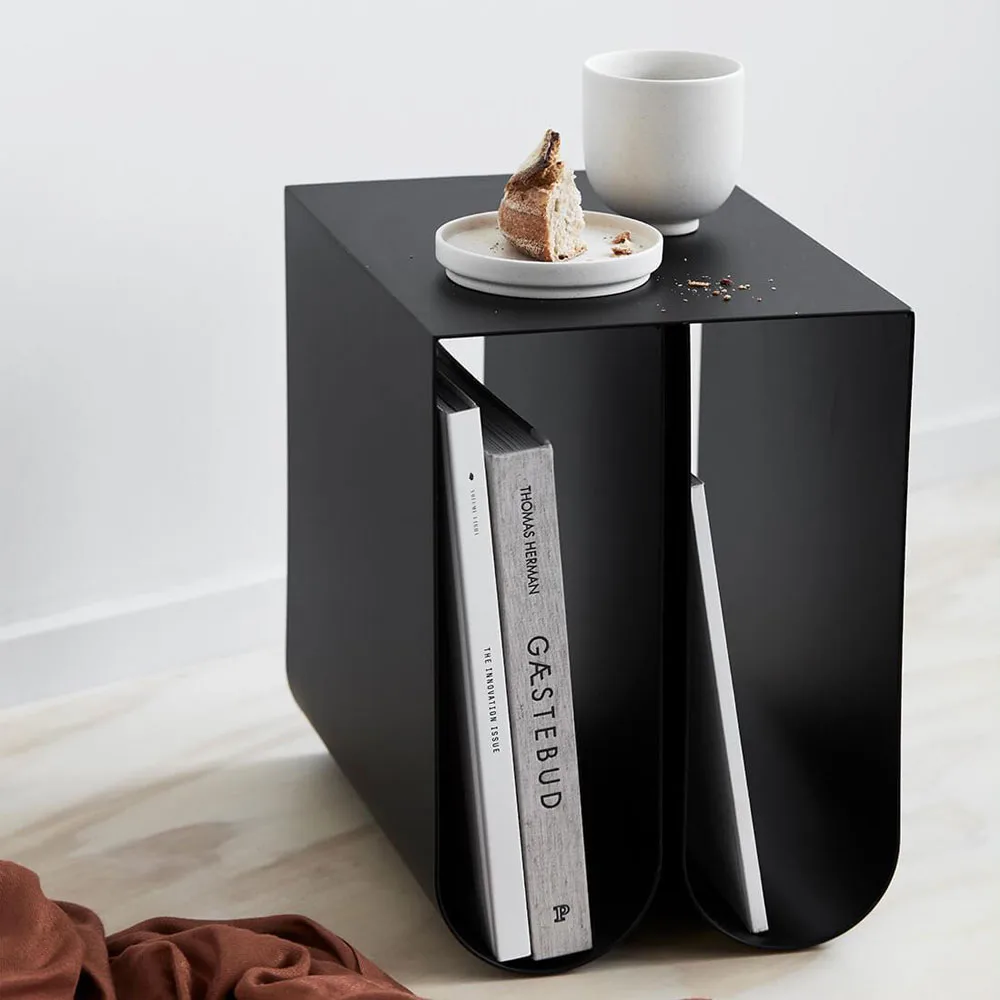 Curved boczny stolik, black Kristina Dam Studio