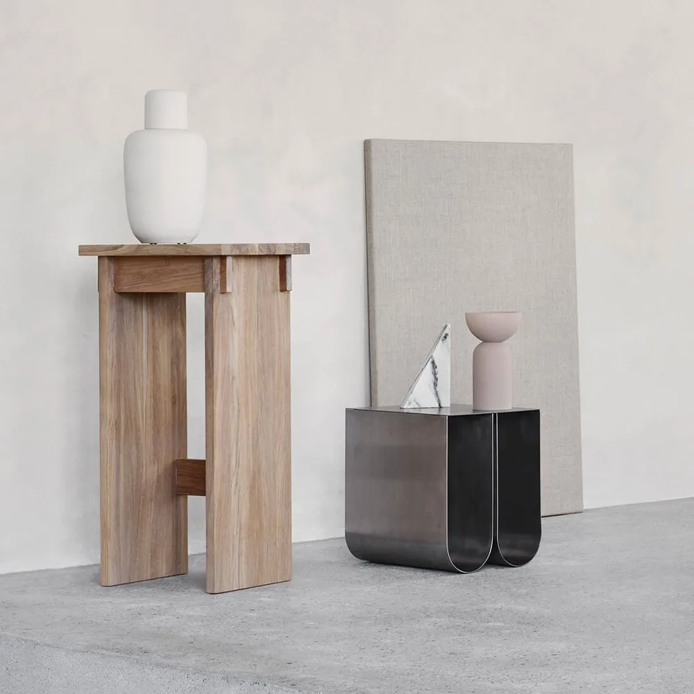 Curved boczny stolik, black Kristina Dam Studio