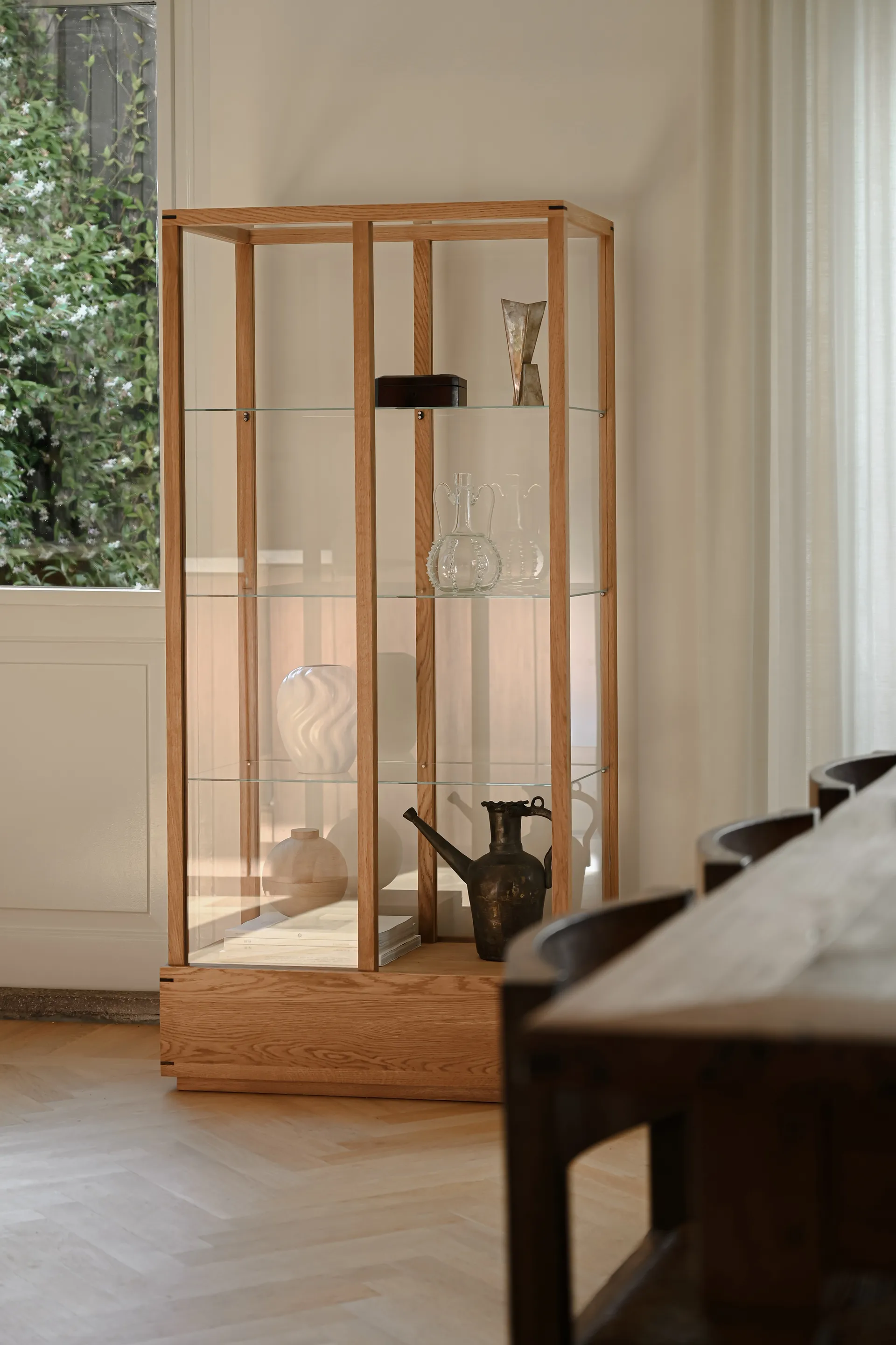 Japońska witryna duża, Dąb olejowany w ciepłym odcieniu Kristina Dam Studio