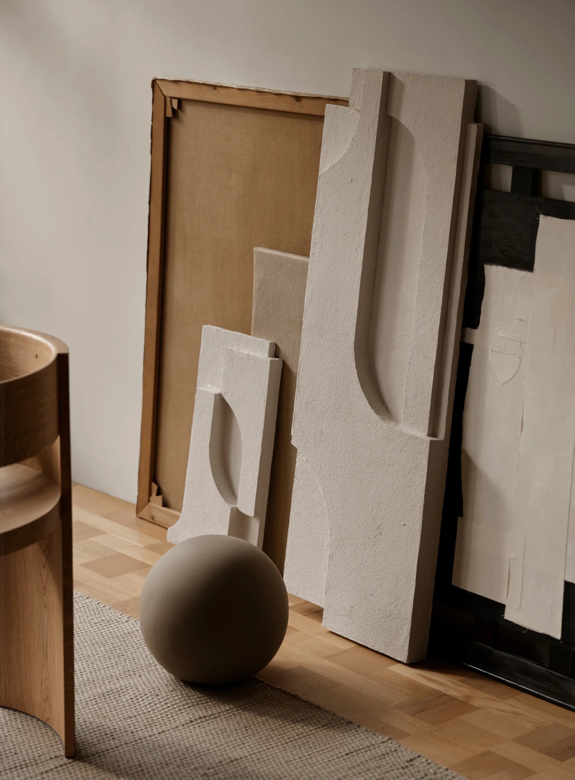 Serif Relief dekoracja ścienna L, Off white Kristina Dam Studio