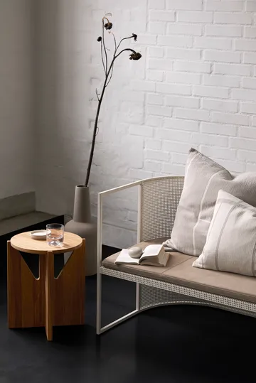 Simple stołek Ø36 cm - Dąb lakierowany w ciepłym odcieniu - Kristina Dam Studio