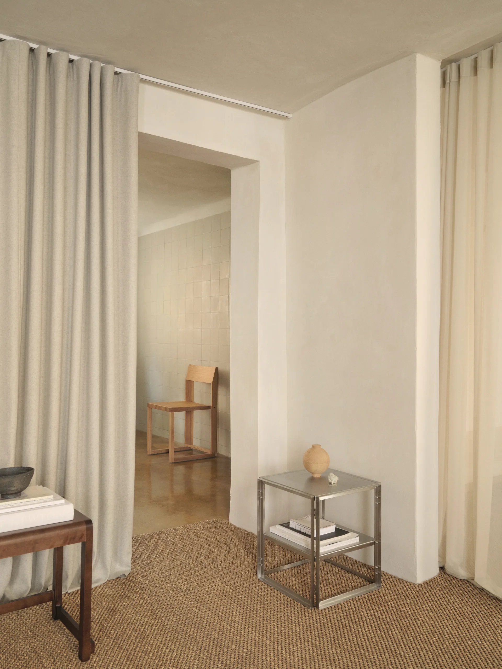 Składany stolik boczny 40×40 cm, Szczotkowana stal nierdzewna Kristina Dam Studio