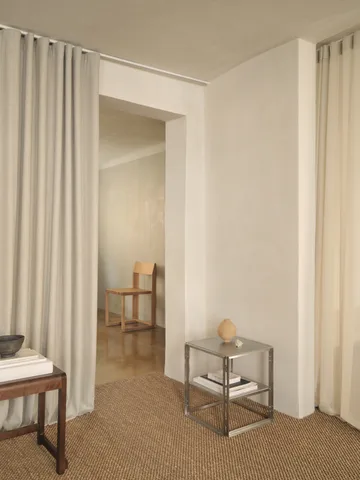 Składany stolik boczny 40×40 cm - Szczotkowana stal nierdzewna - Kristina Dam Studio