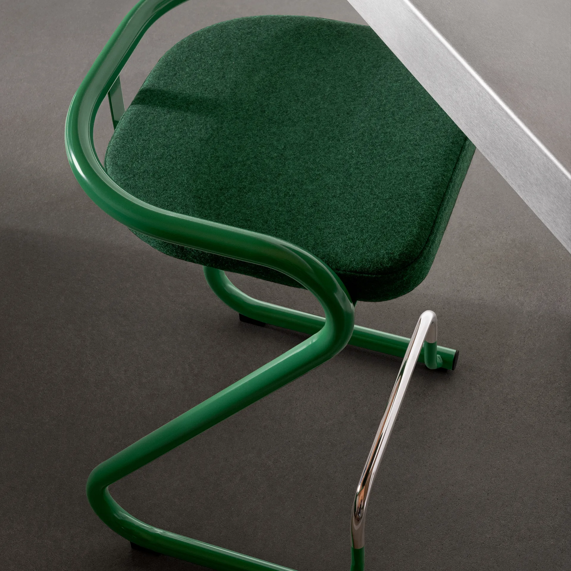 Hoker barowy S70-3, Skóra Elmo Nordic Czarna – chromowany stelaż Lammhults