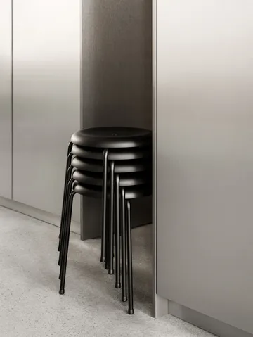 Stołek Taburett - Czarna skóra–chromowany stelaż, 45 cm - Lammhults