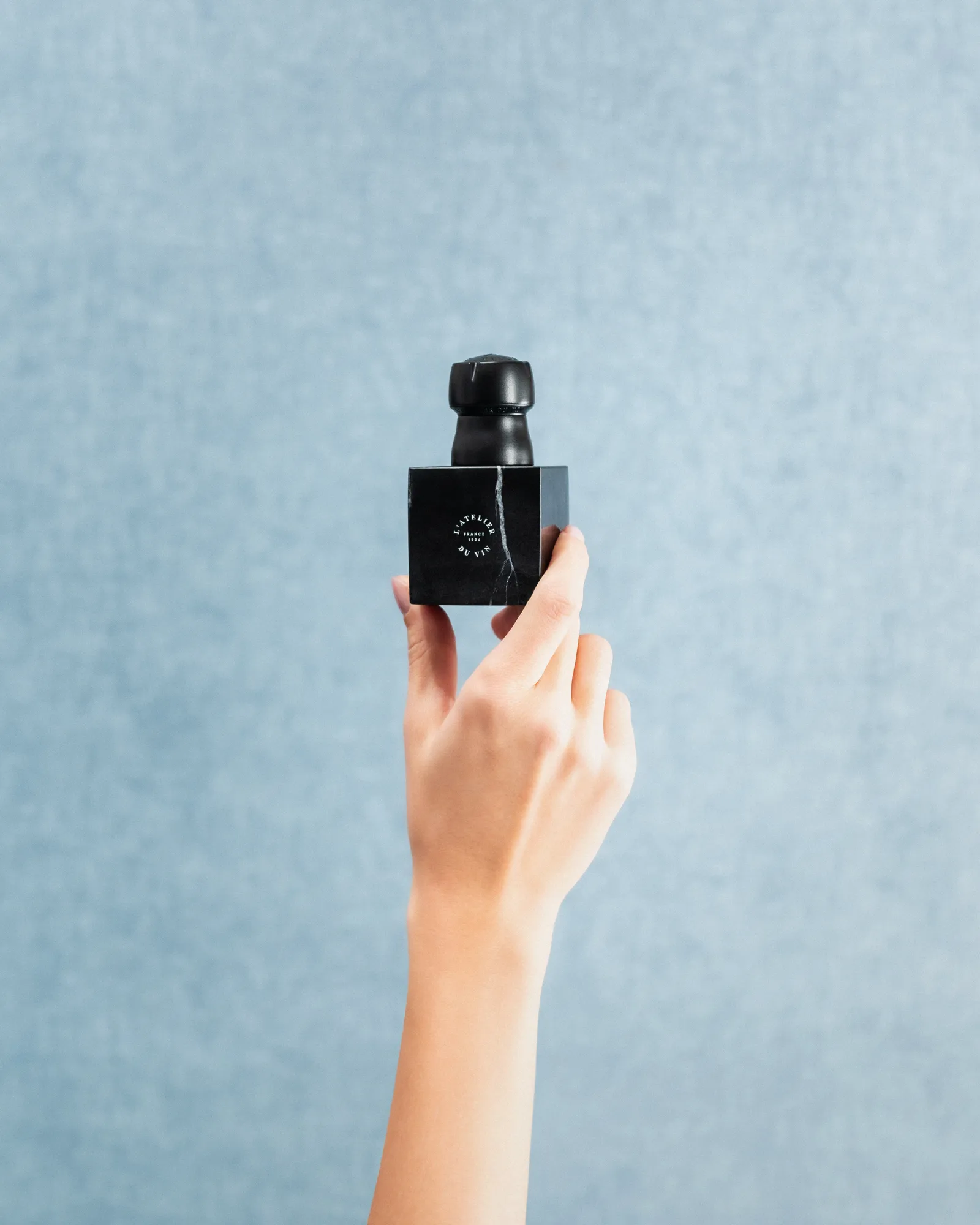 Korek do szampana, Czarny–marmurowy L'Atelier du Vin