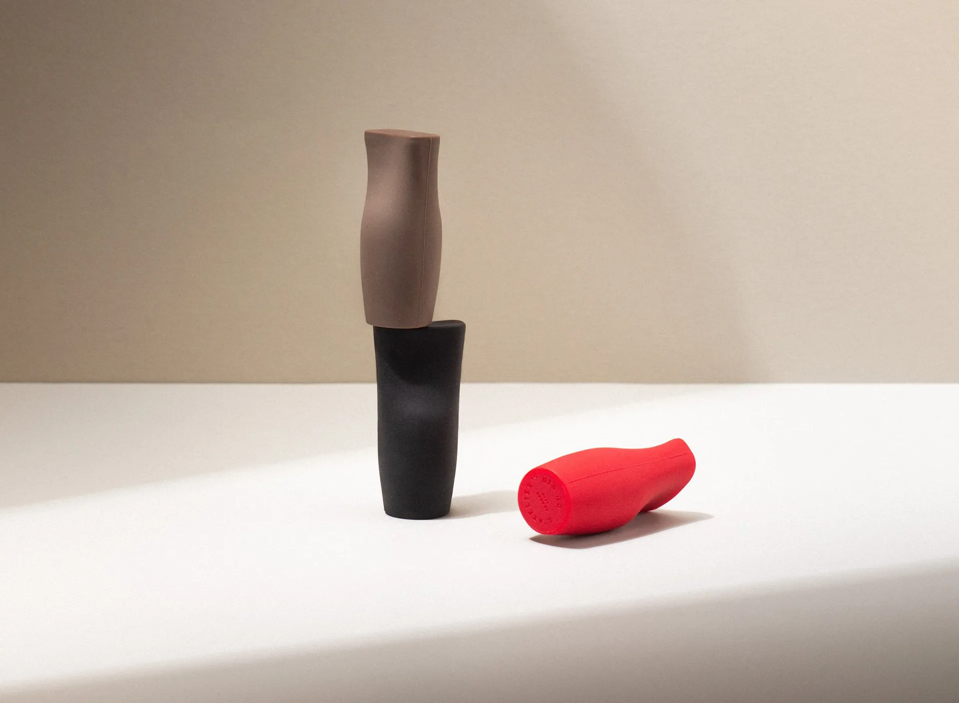 Korek do wina Le Bouchon Universel, Czerwono-czarno-brązowy L'Atelier du Vin