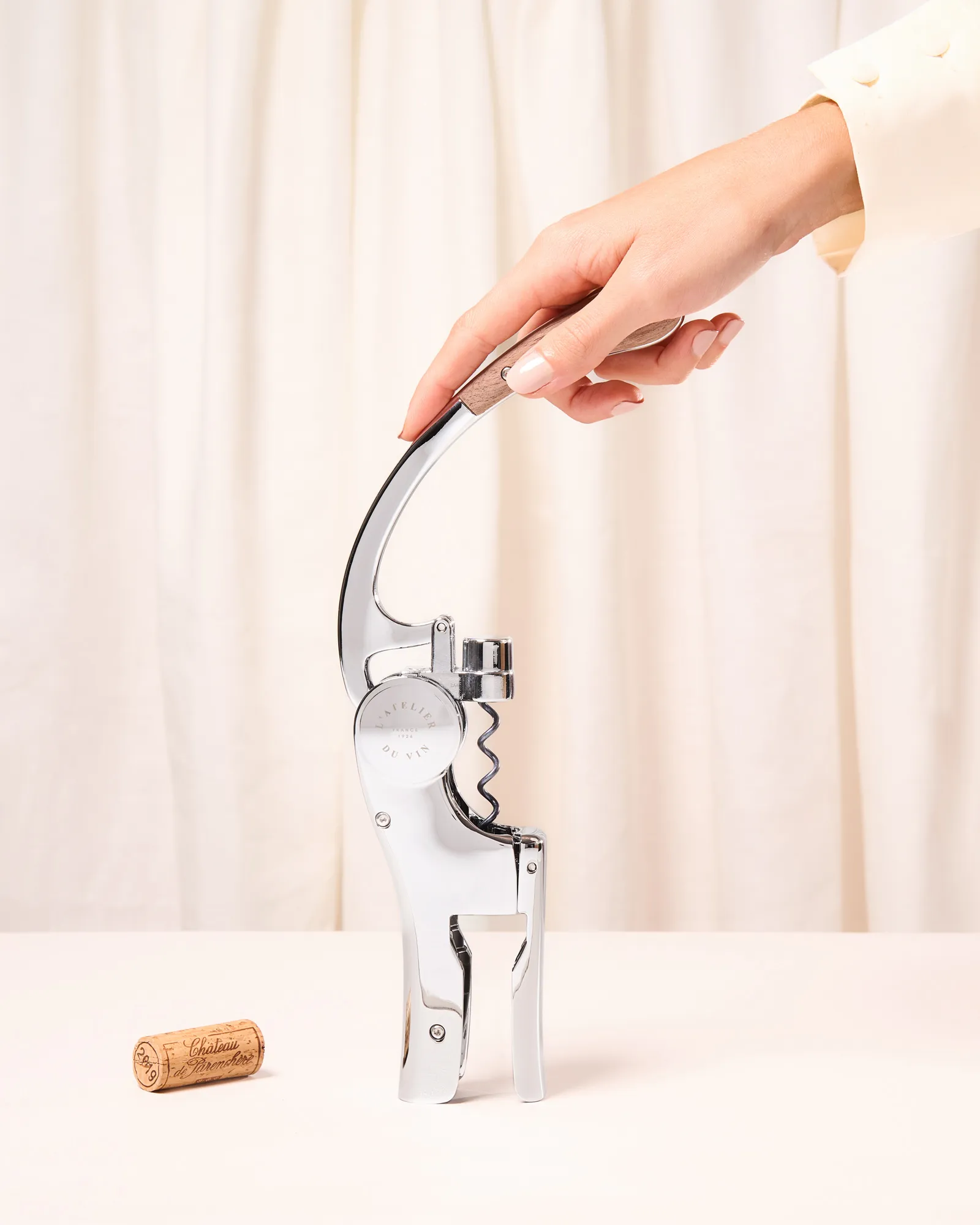 Otwieracz do wina Oeno Motion, Orzechowy–chromowany L'Atelier du Vin