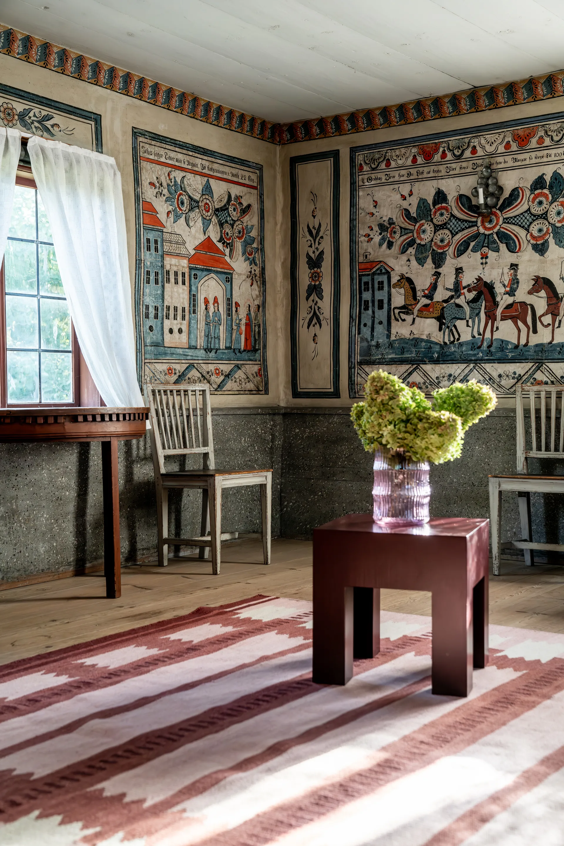 Dywan wełniany Röllakan Iris, Rasberry, 140x200 cm Layered