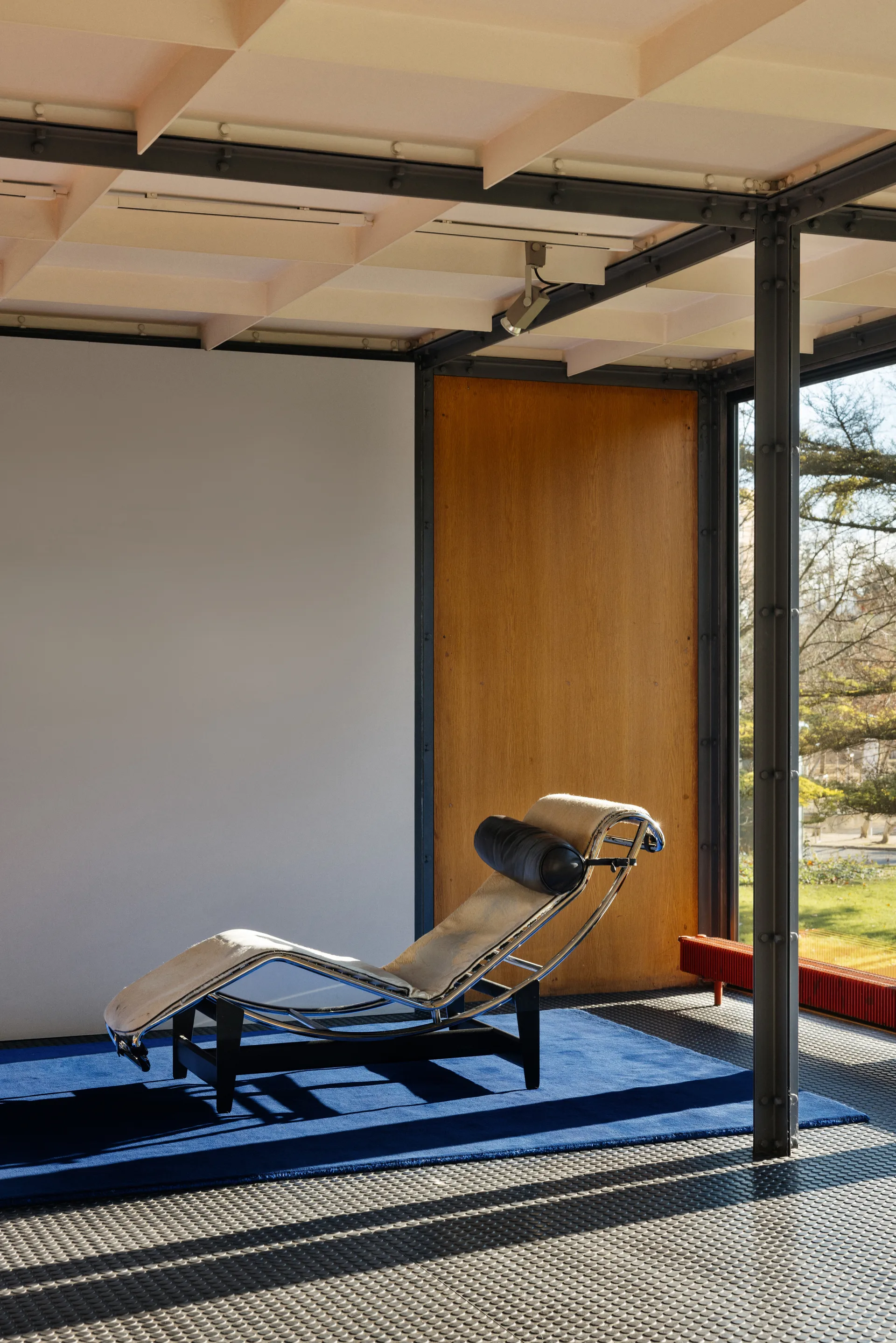 Dywan z wełny Solid Wool, Blue foncé, 250x350 cm Layered